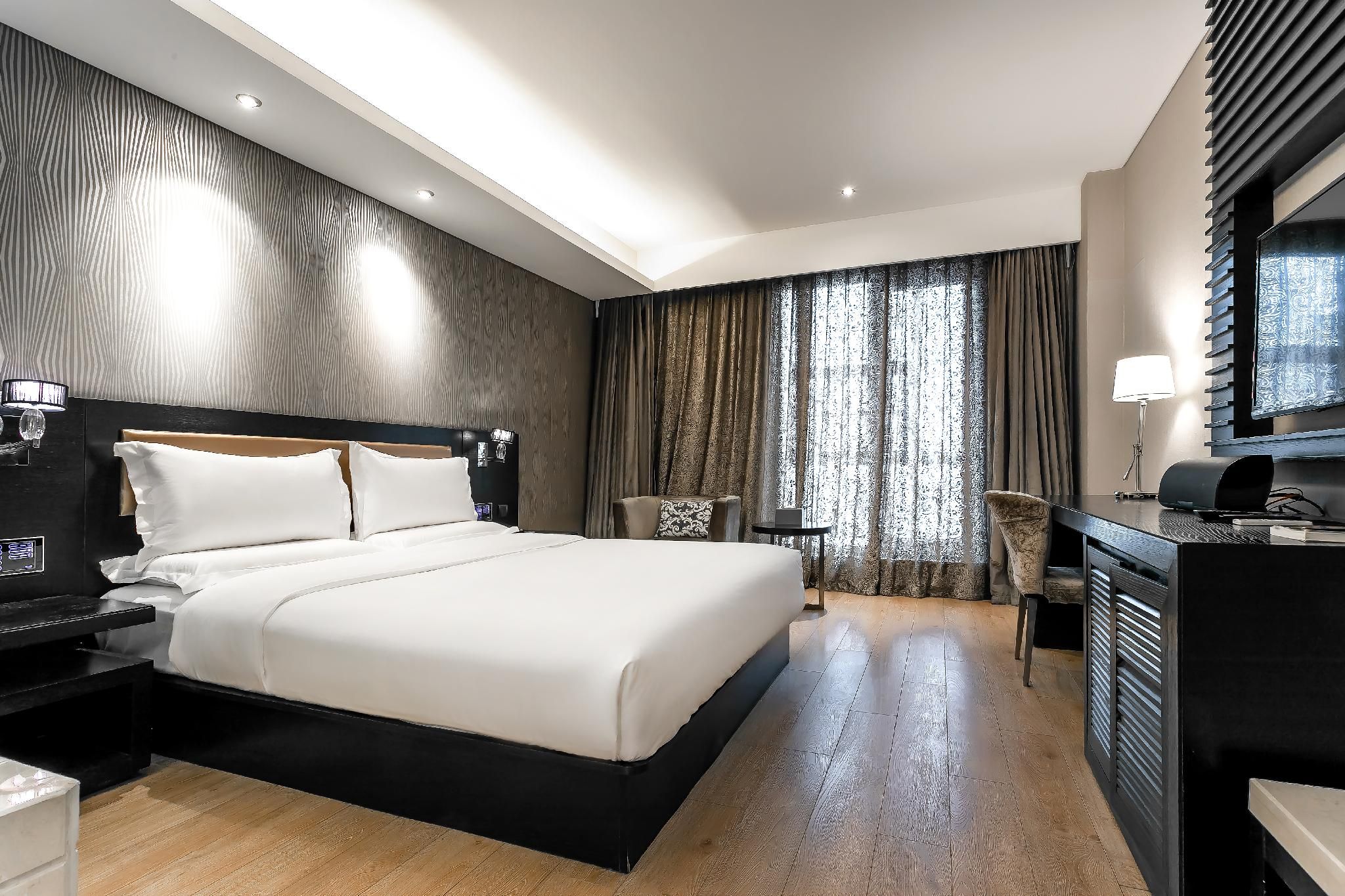 Huazhu - Deluxe Bed Room