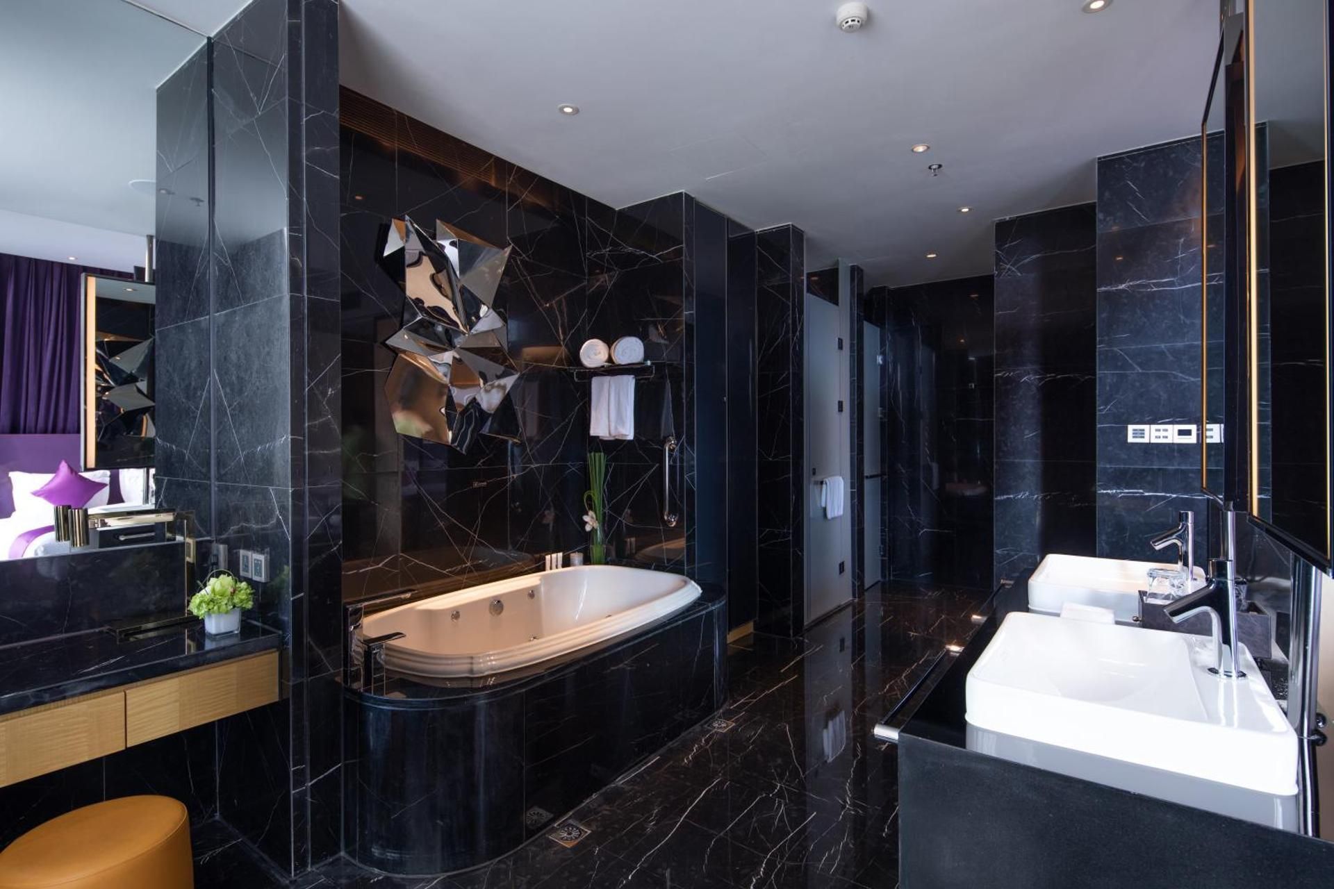 Deluxe Suite Room - Non-Smoking