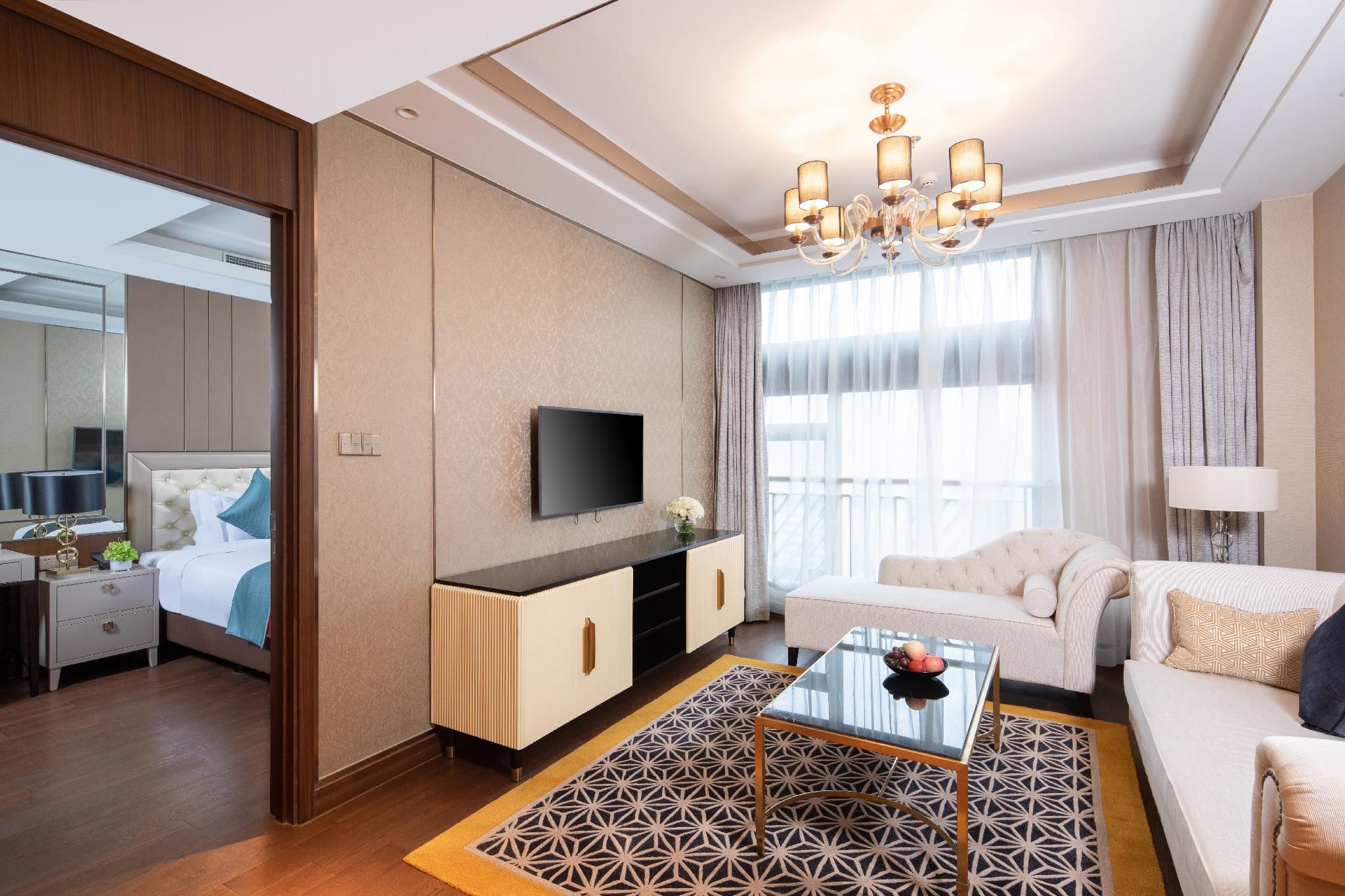 One Bedroom Deluxe Apartment - Parking Included