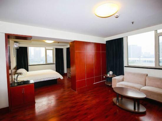 WH - Deluxe Bed Room