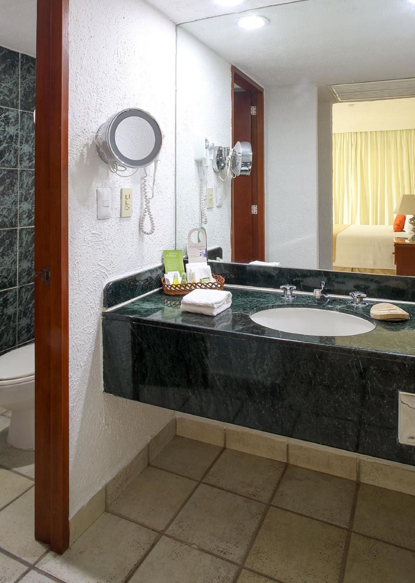 Emporio Ixtapa - Optional All Inclusive Superior Ocean View Double Room 3