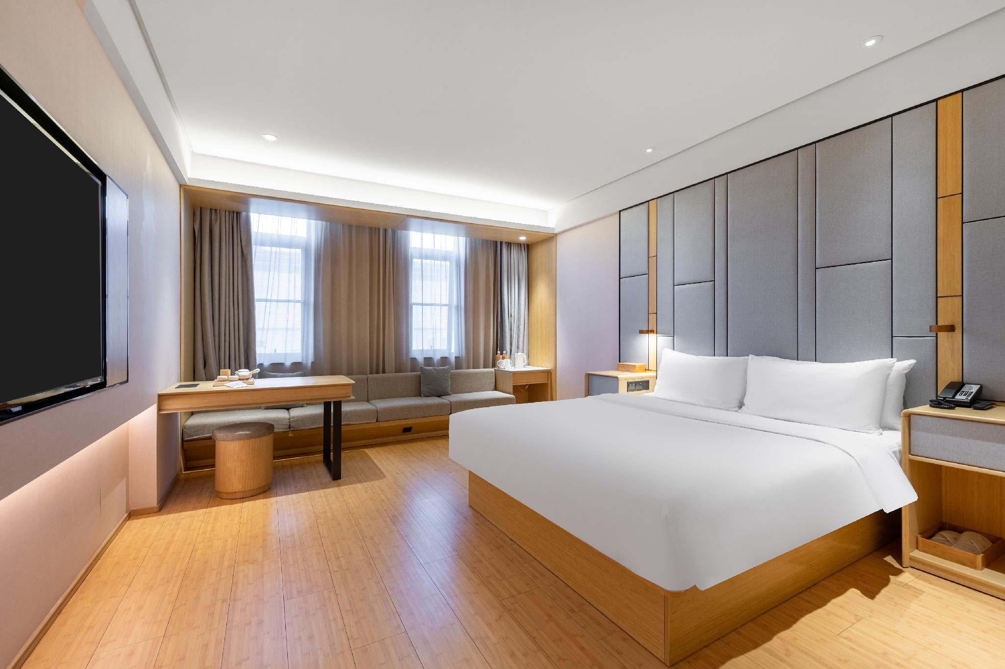 Business Queen Bed Room