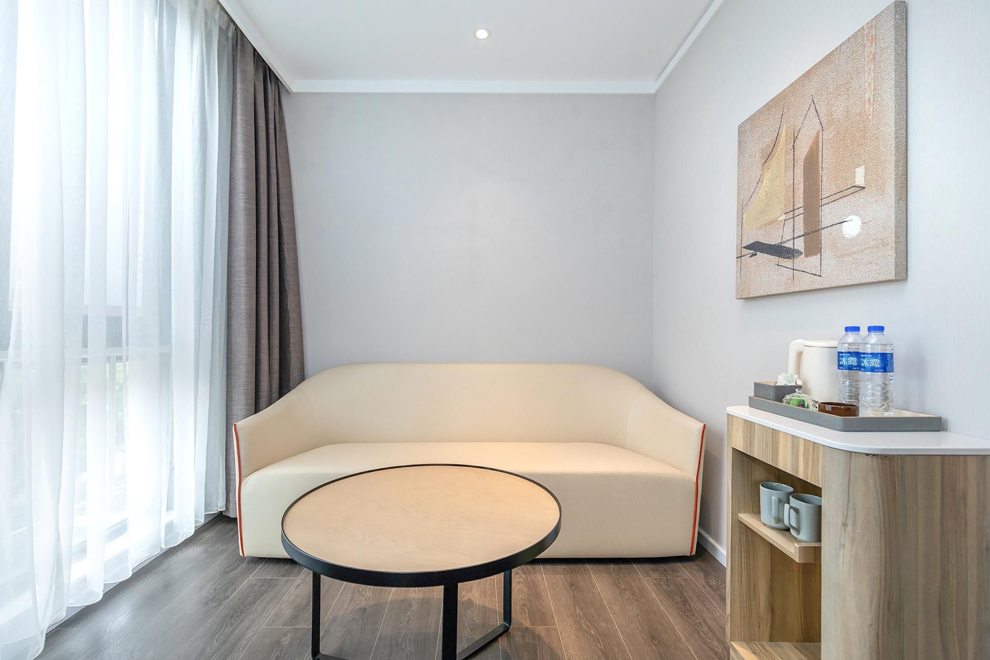 Business Queen Bed Room
