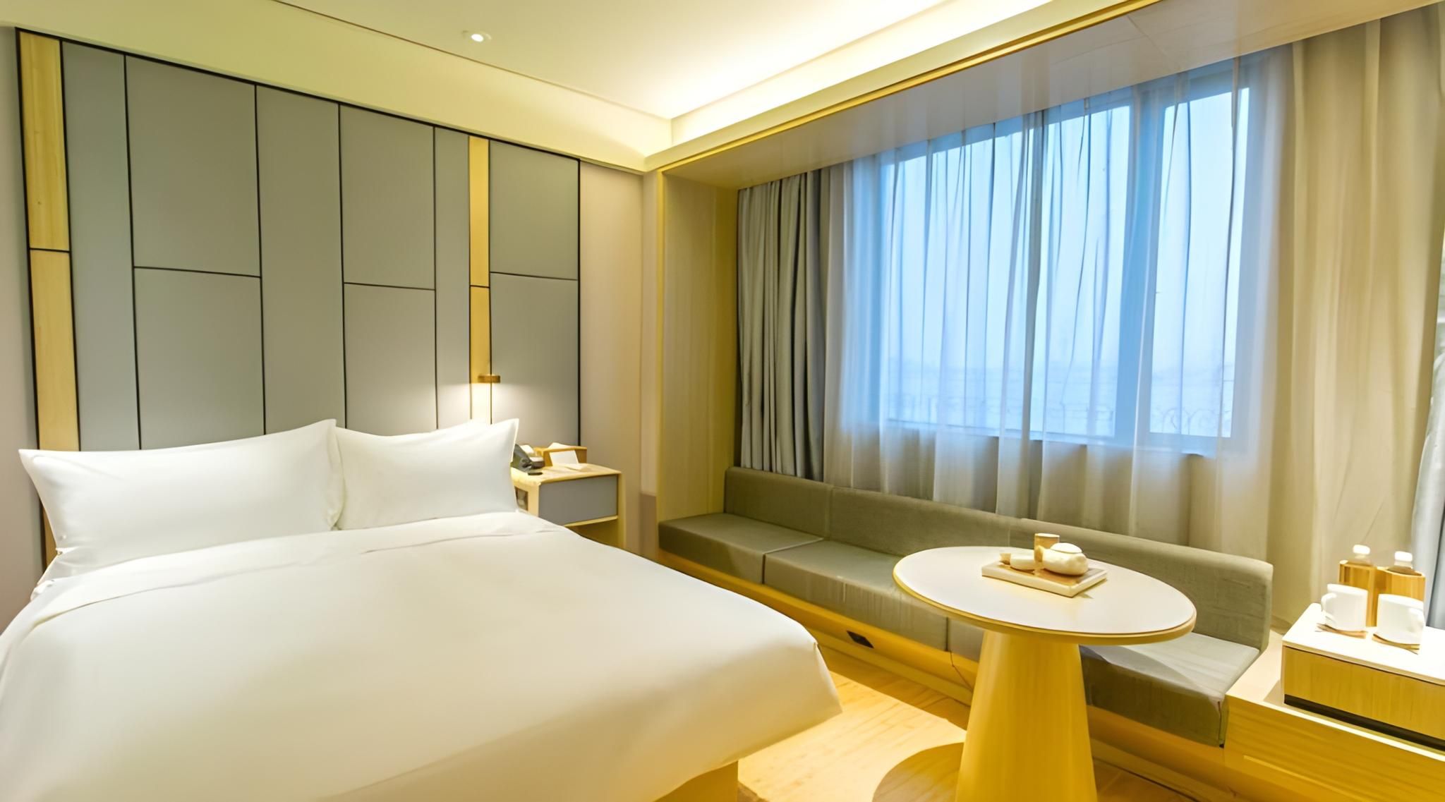 Huazhu - Room With Bed