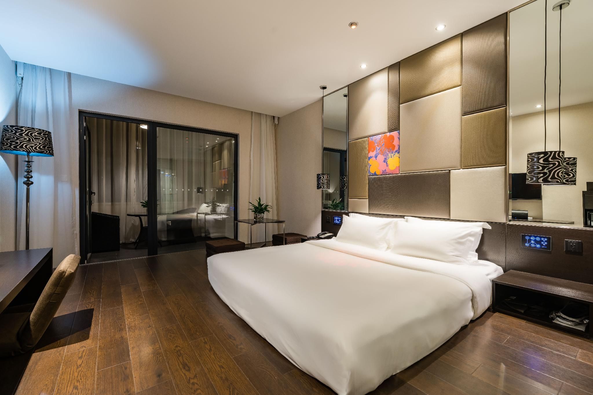 Balcony Tatami Bed Room with View