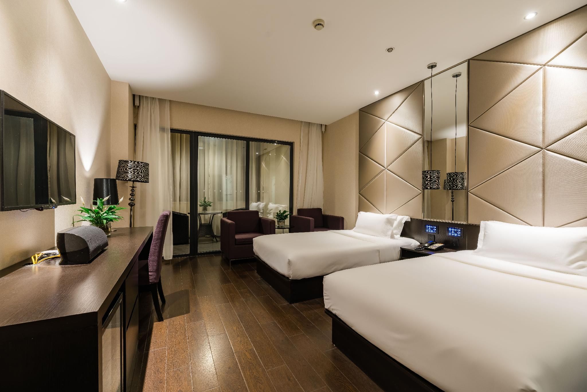 Superior River View Twin Room with Balcony