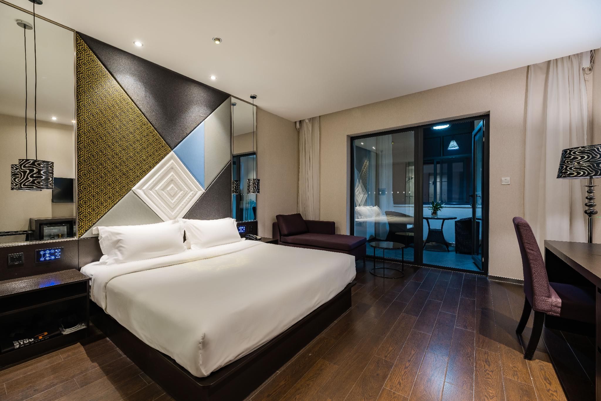 Deluxe River View 1 Bed Room with Balcony