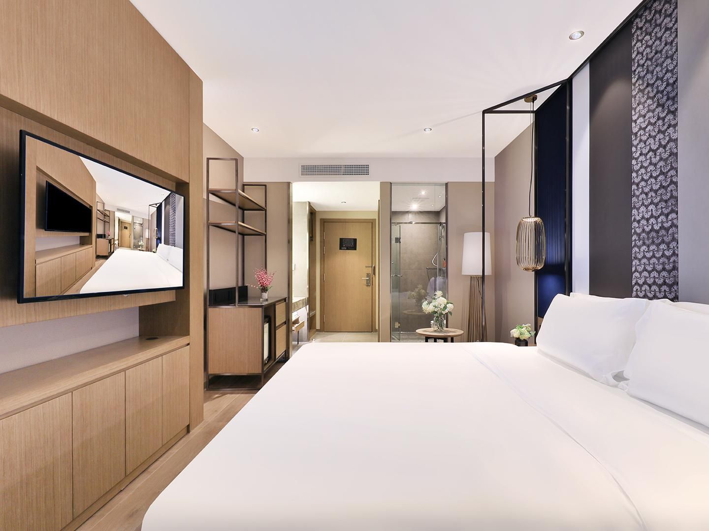 Huazhu - Select Deluxe Bed Room