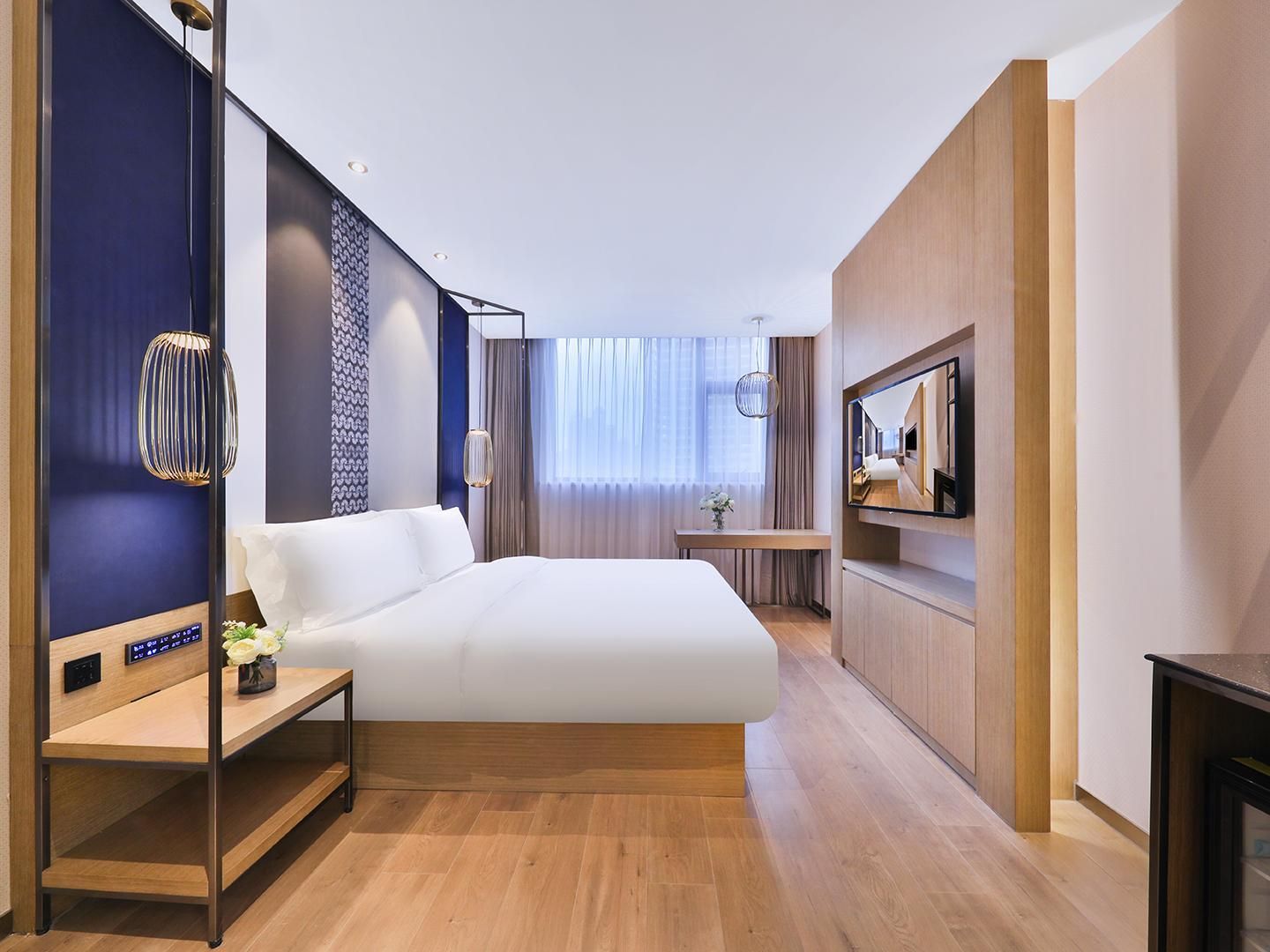 Huazhu - Select Deluxe Bed Room