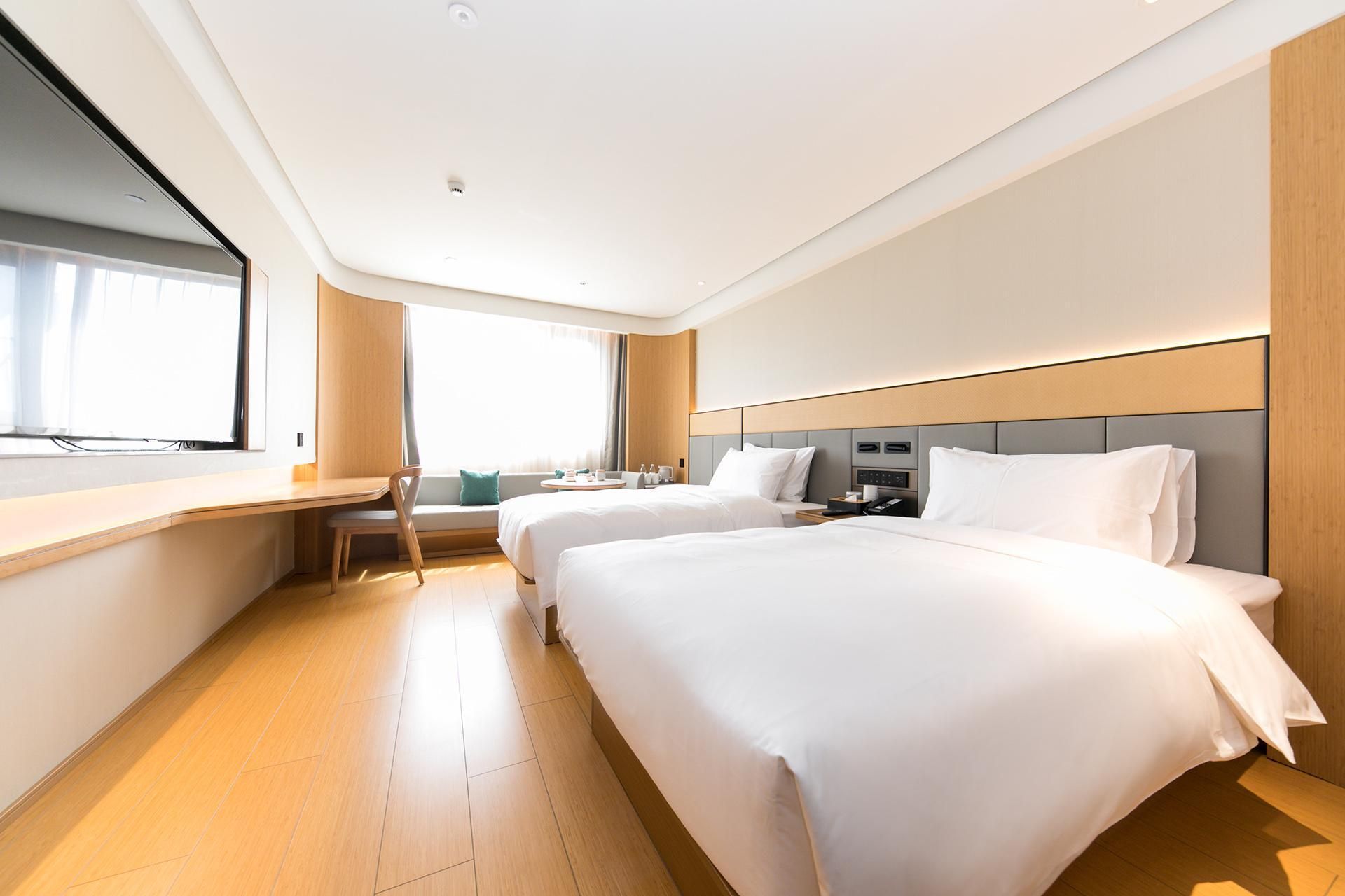 Huazhu - Superior Twin