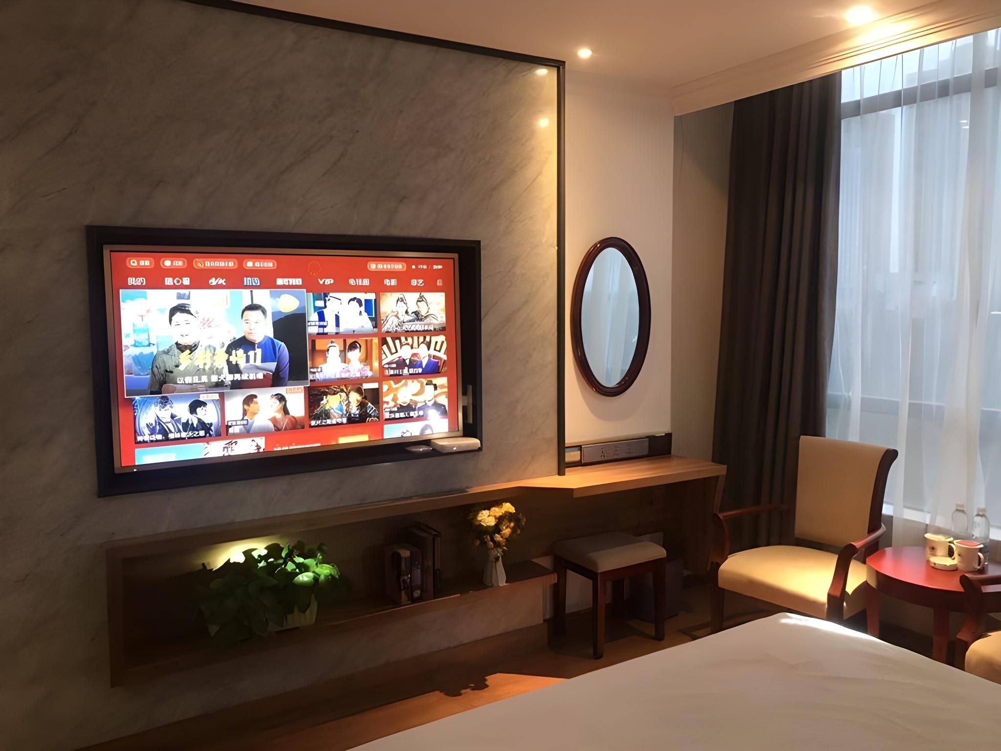 Queen Room with View