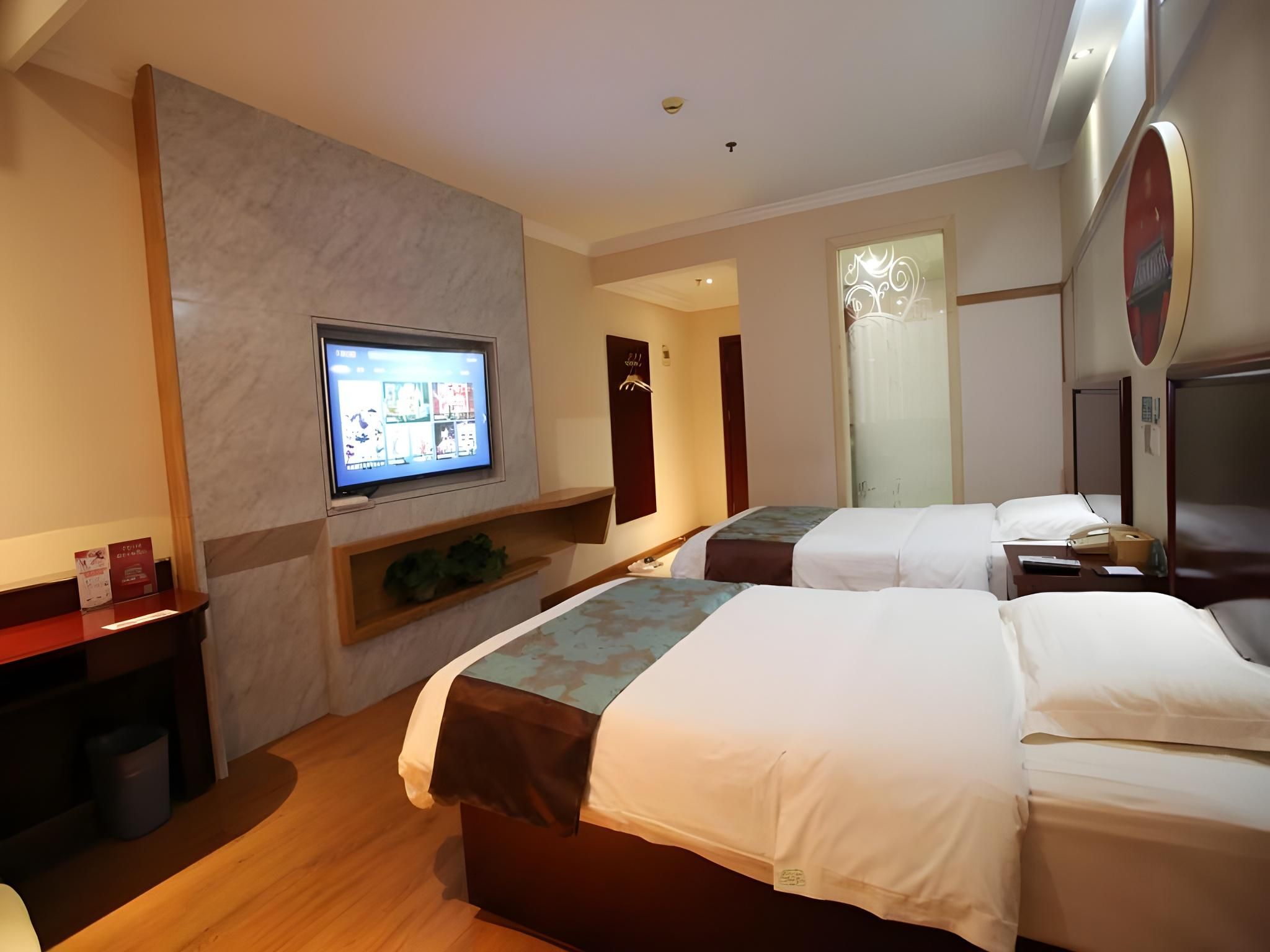 Twin Room with View