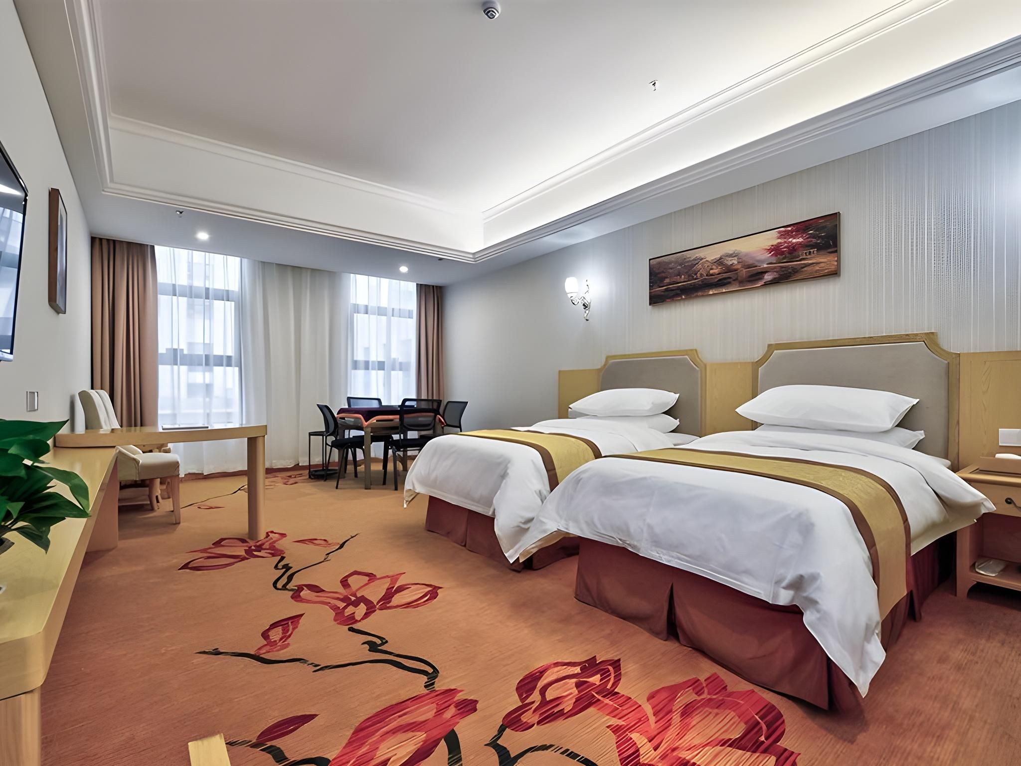 Vienna - Functional Chess Room With Twin Bed