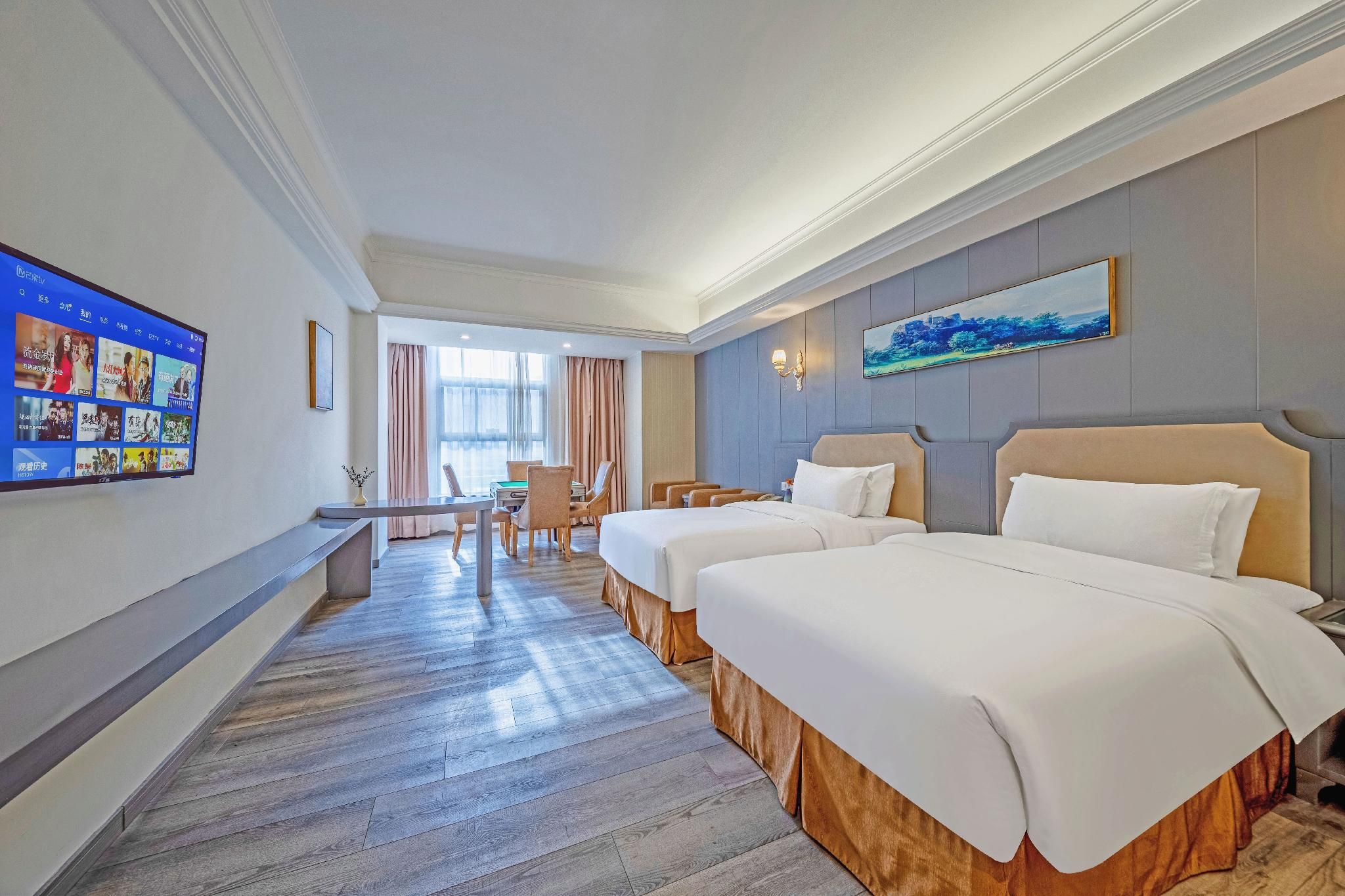 Vienna - Functional Chess Room With Twin Bed