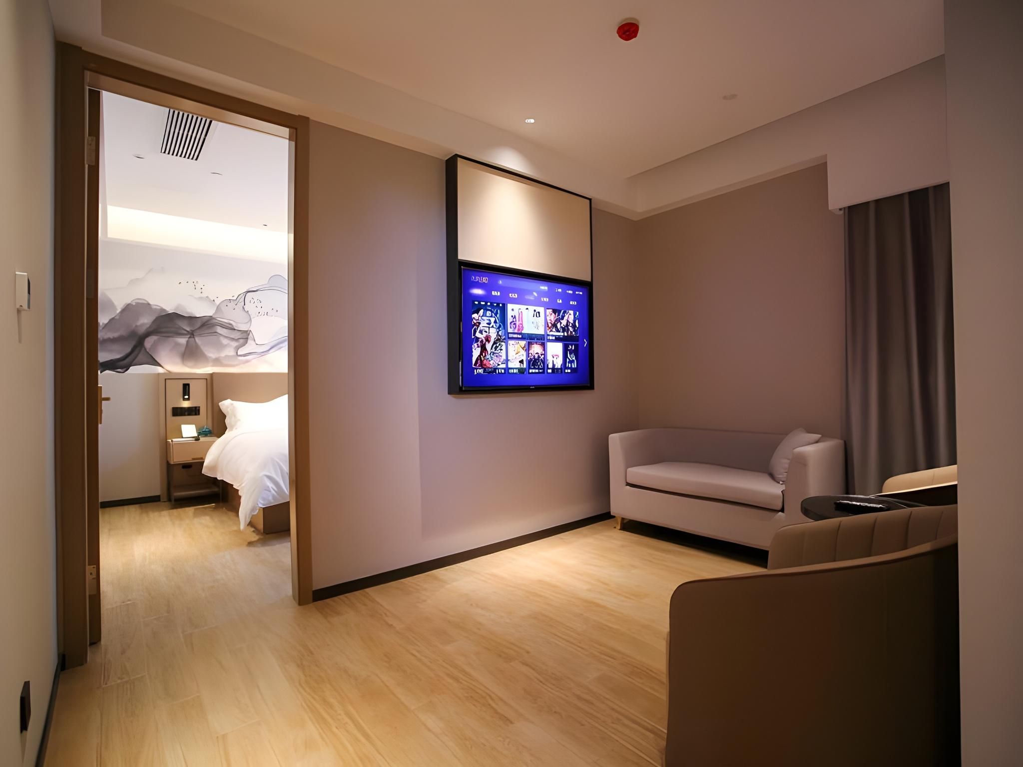 Deluxe Suite
