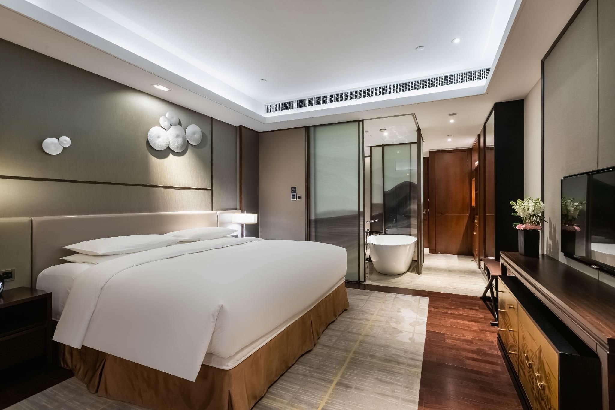 1 King Premium High Floor Lounge Access
