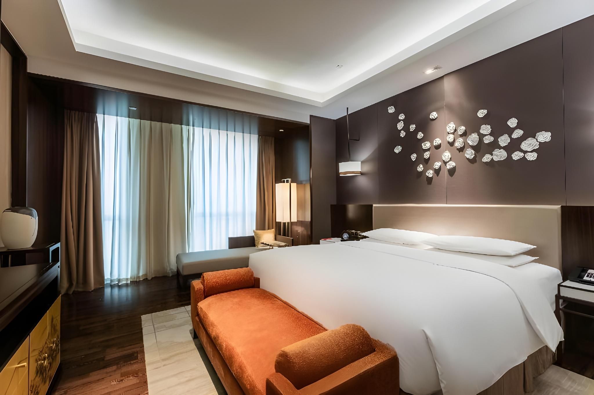 1 King Bed Ambassador Suite High Floor