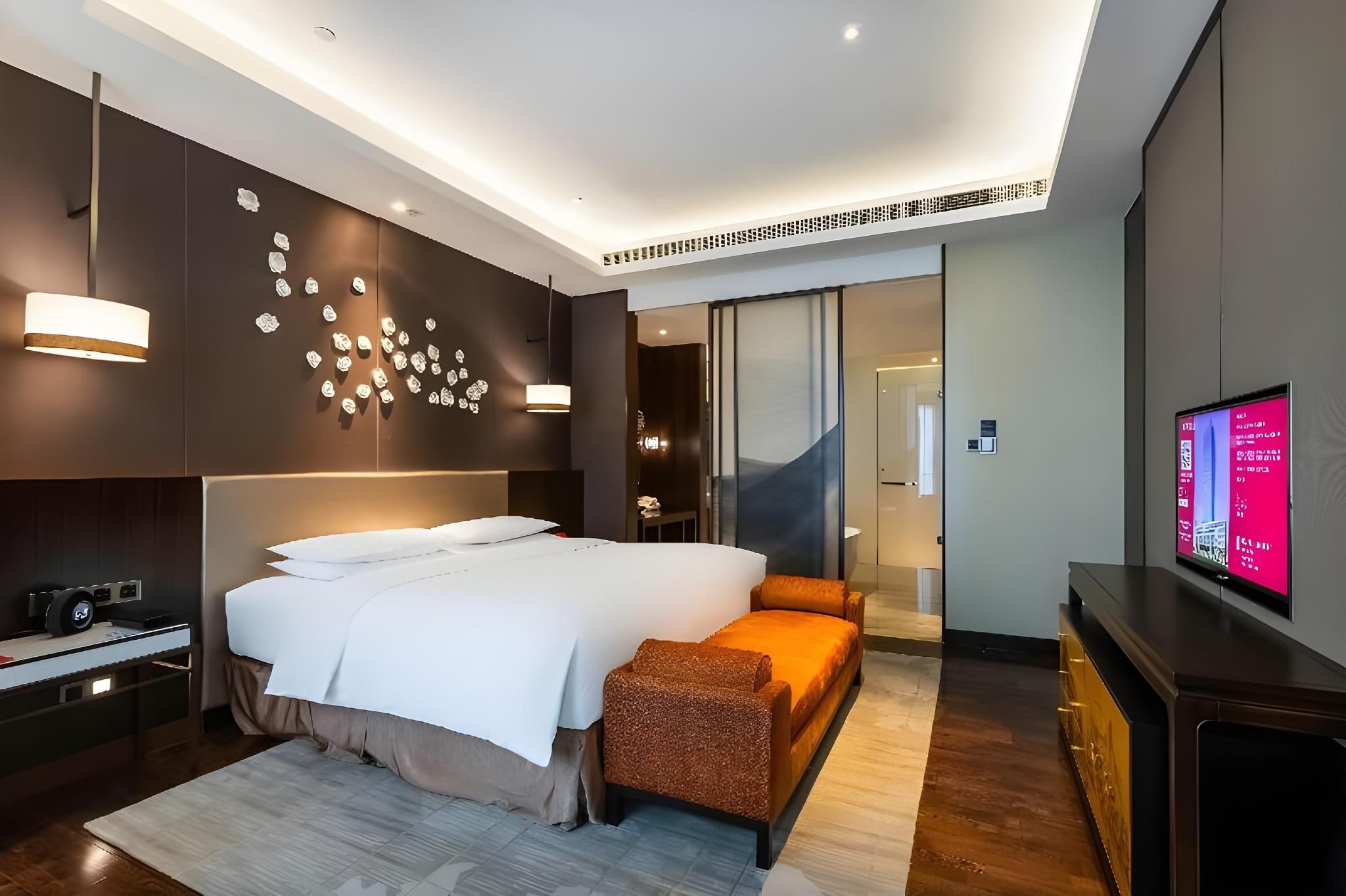 1 King Bed Ambassador Suite High Floor