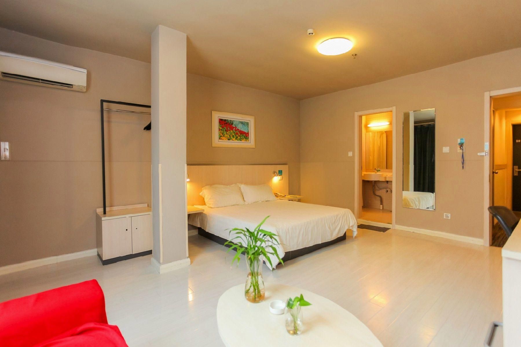 Business Standard Room A