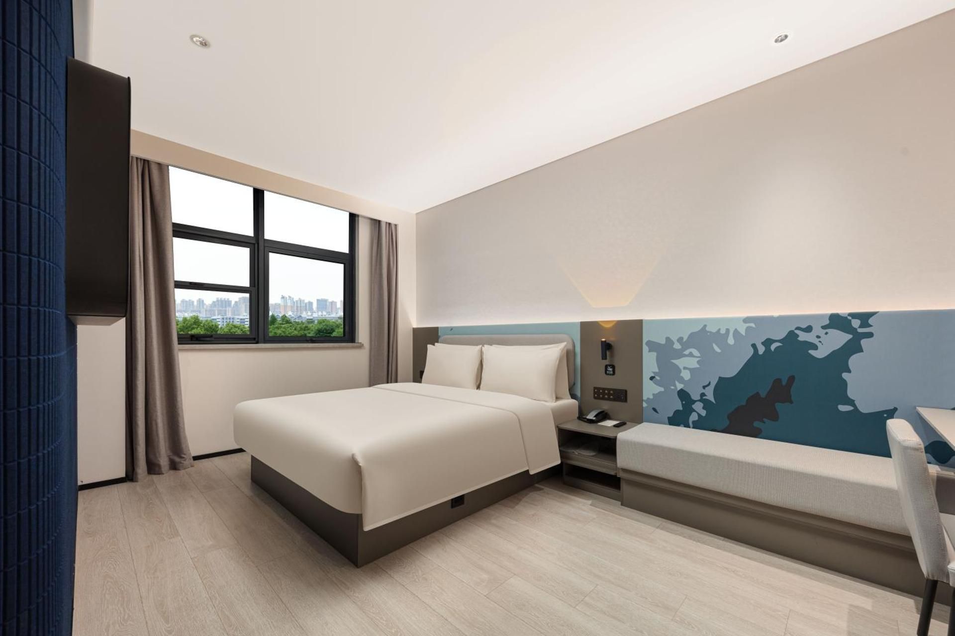 Comfort Queen Room