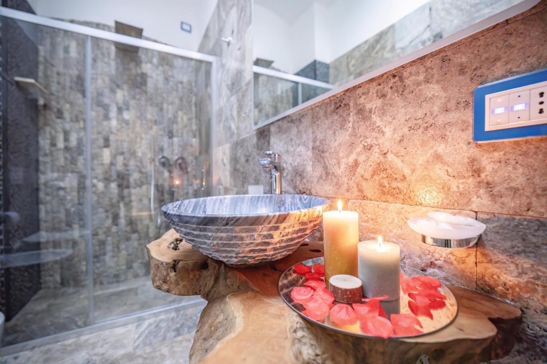 Deluxe Suite with Sea View