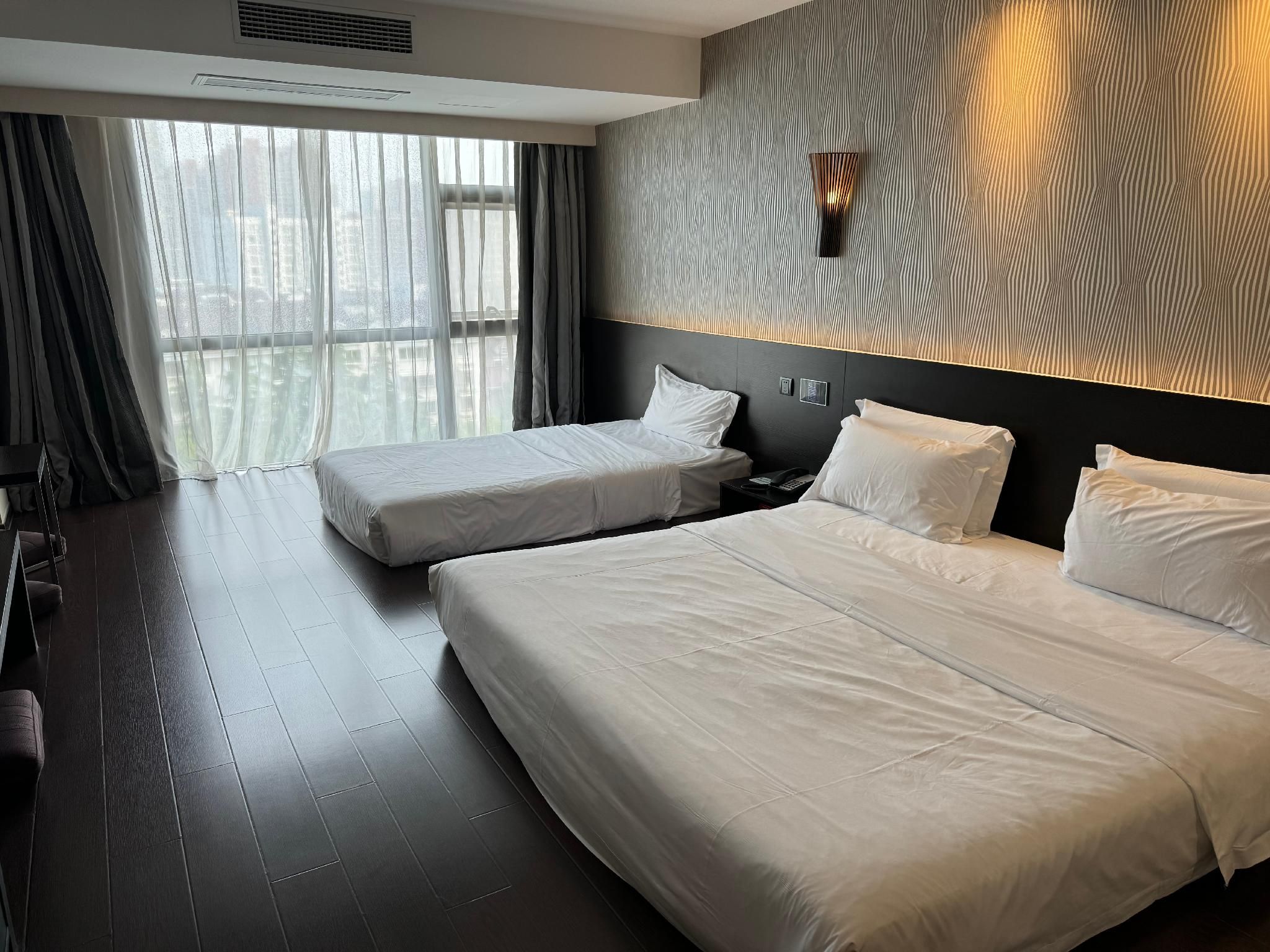 Huazhu - Bonding Room