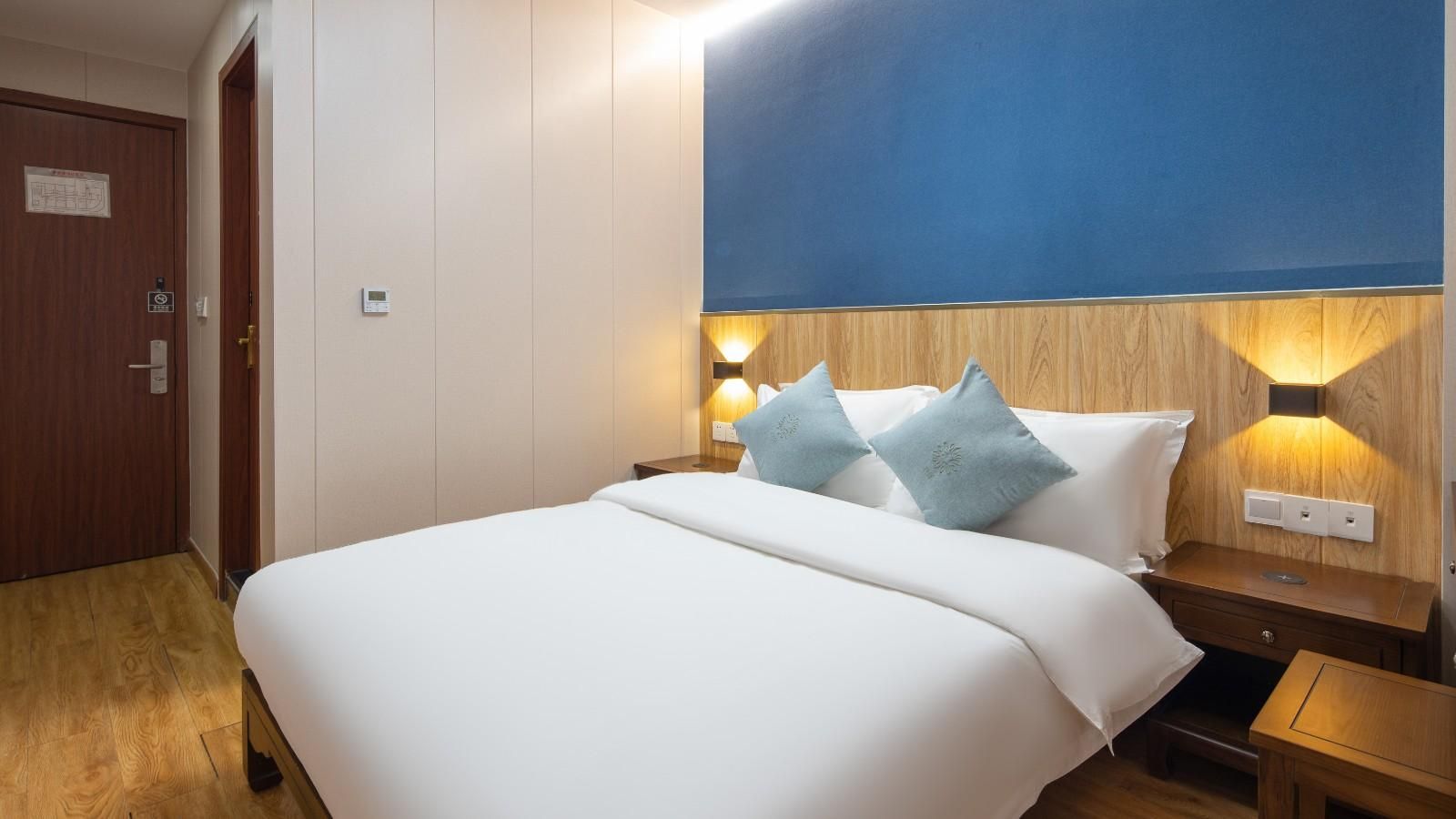Lvyue - Fusheng One Bed Room