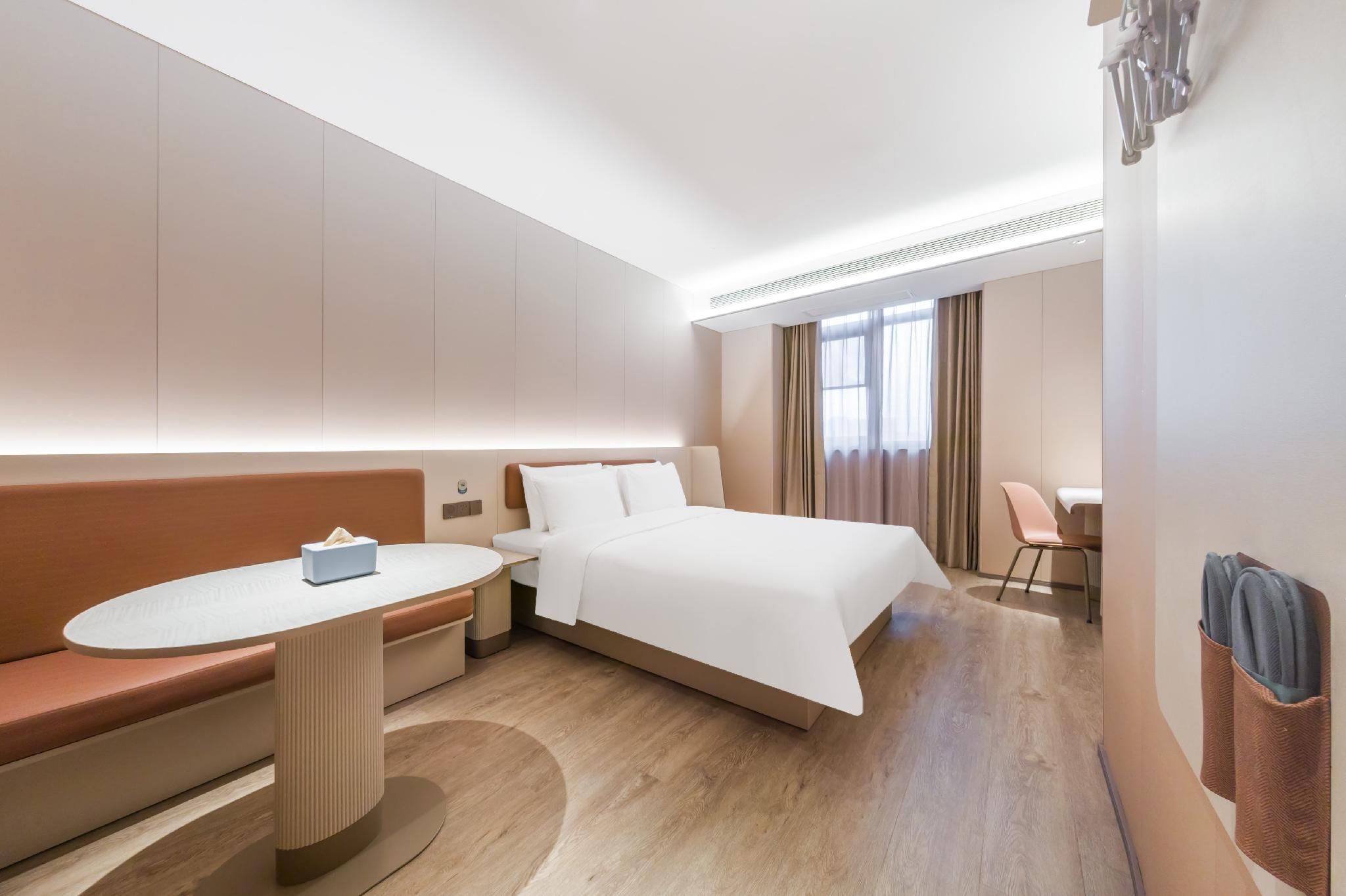 Business Queen Bed Room