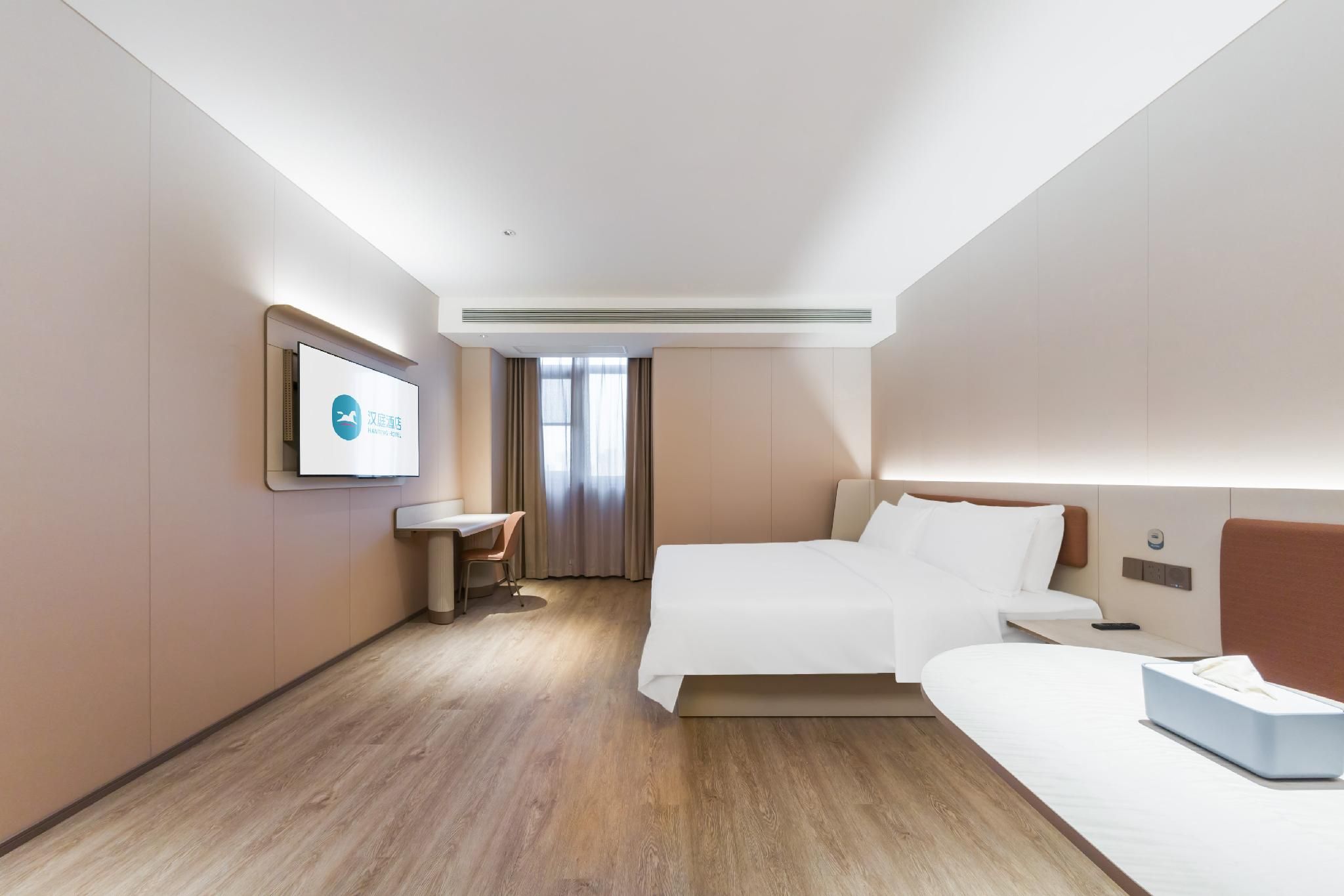 Business Queen Bed Room