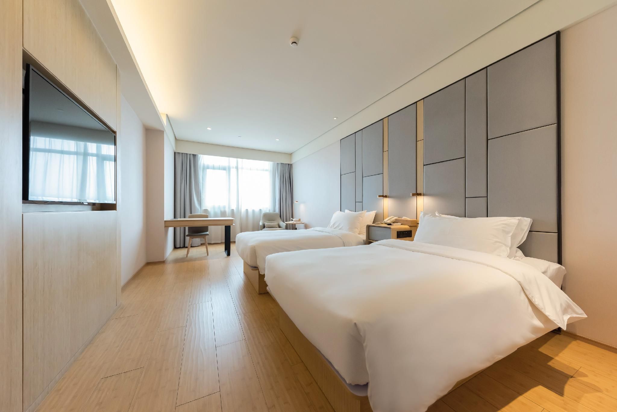 Huazhu - Superior Twin