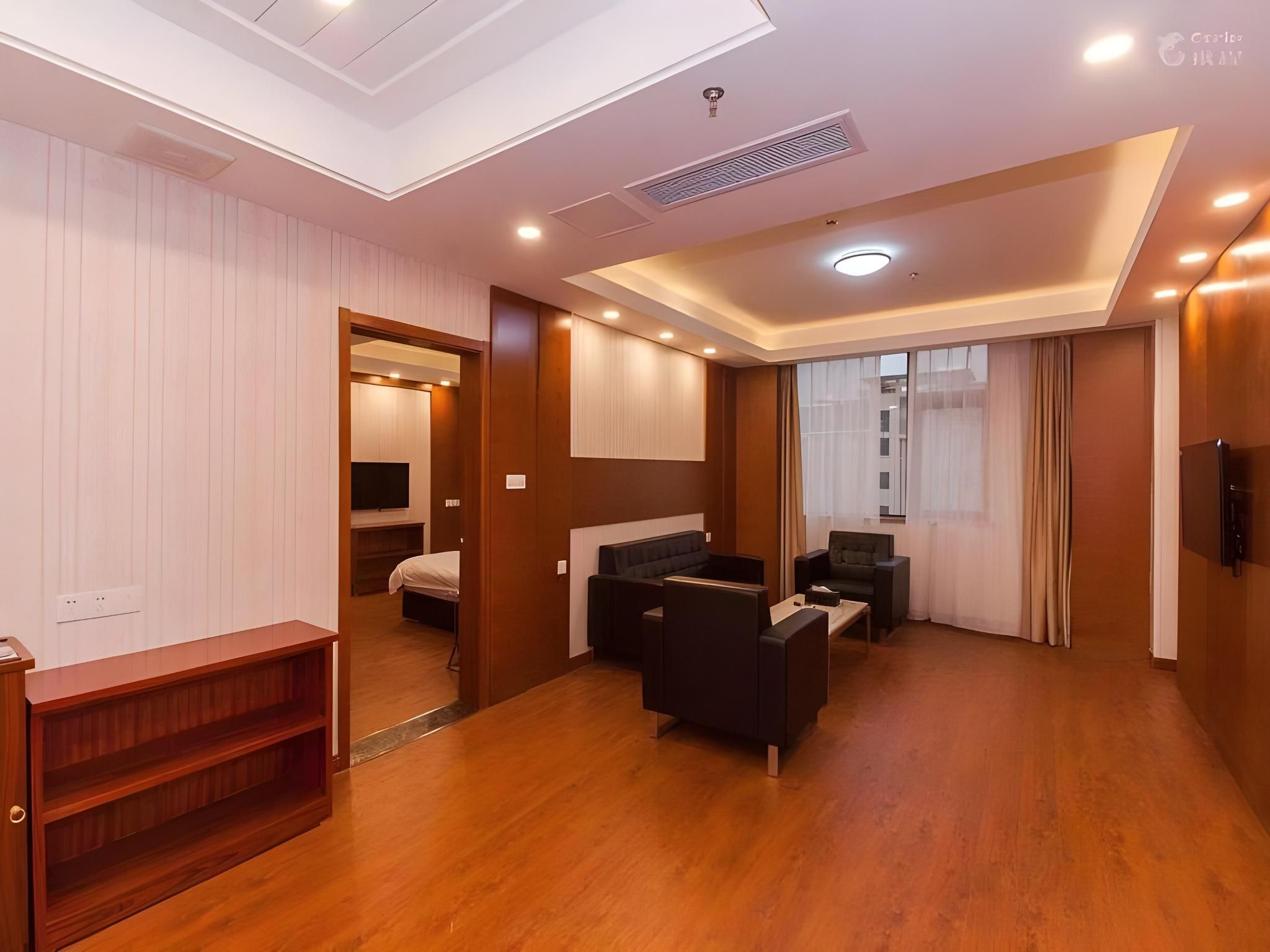 GTI - Deluxe Suite, with Bathtub