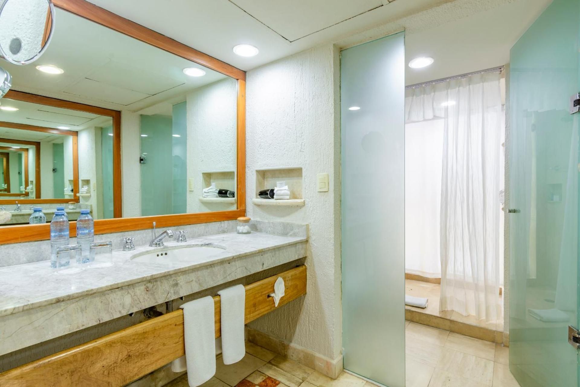 Junior Suite with City View