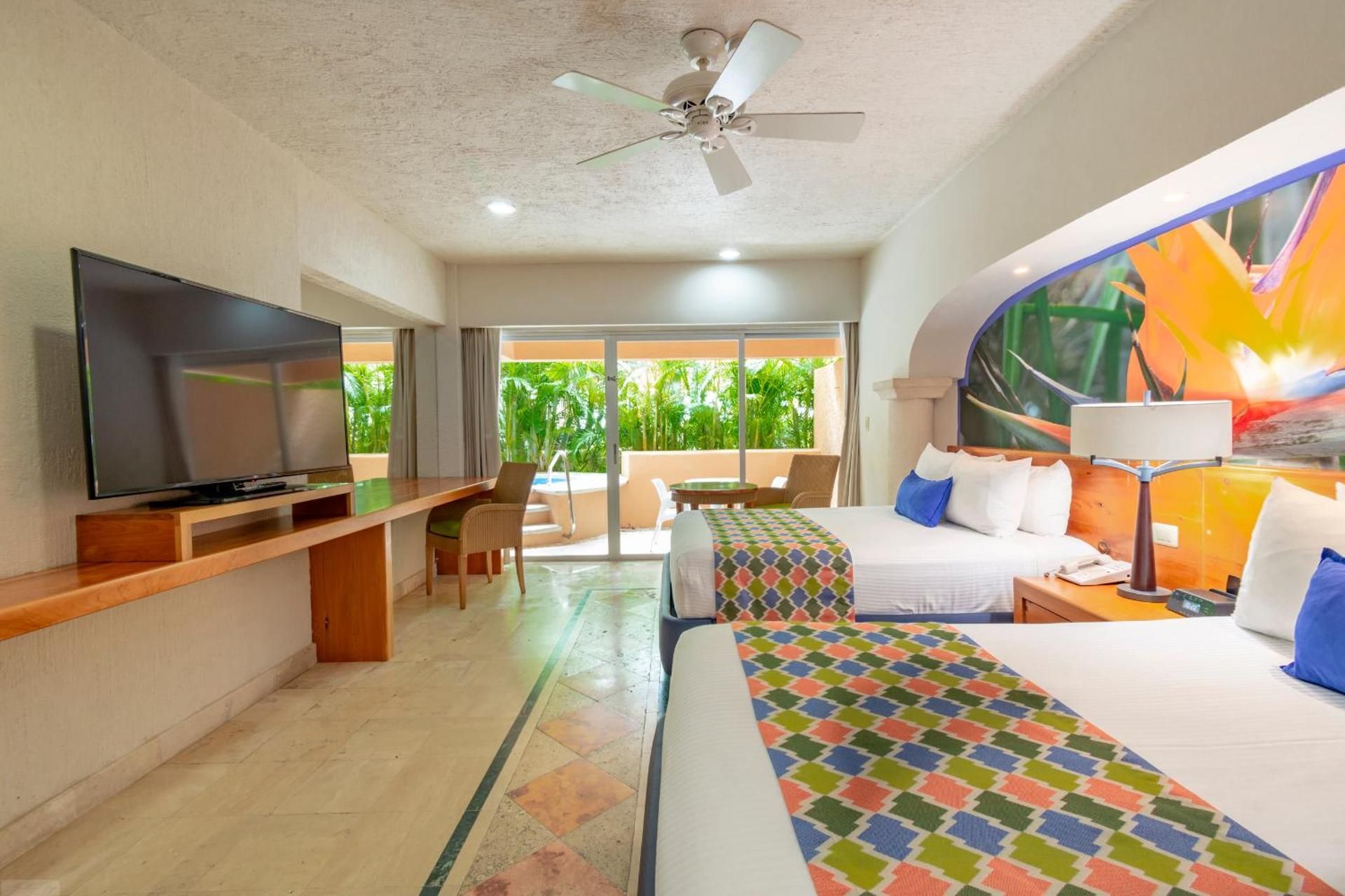 Junior Suite with Garden View