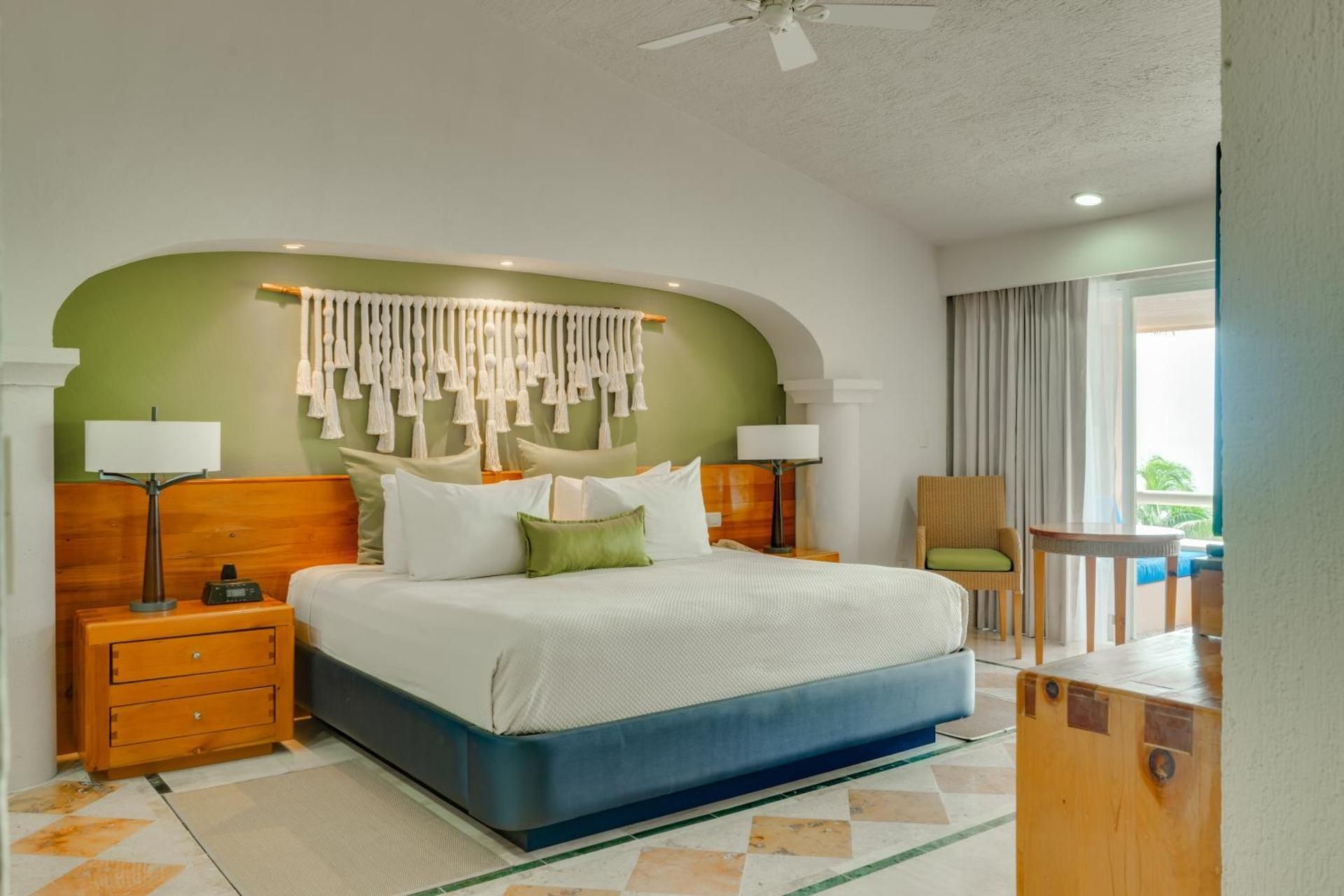 Deluxe King Suite