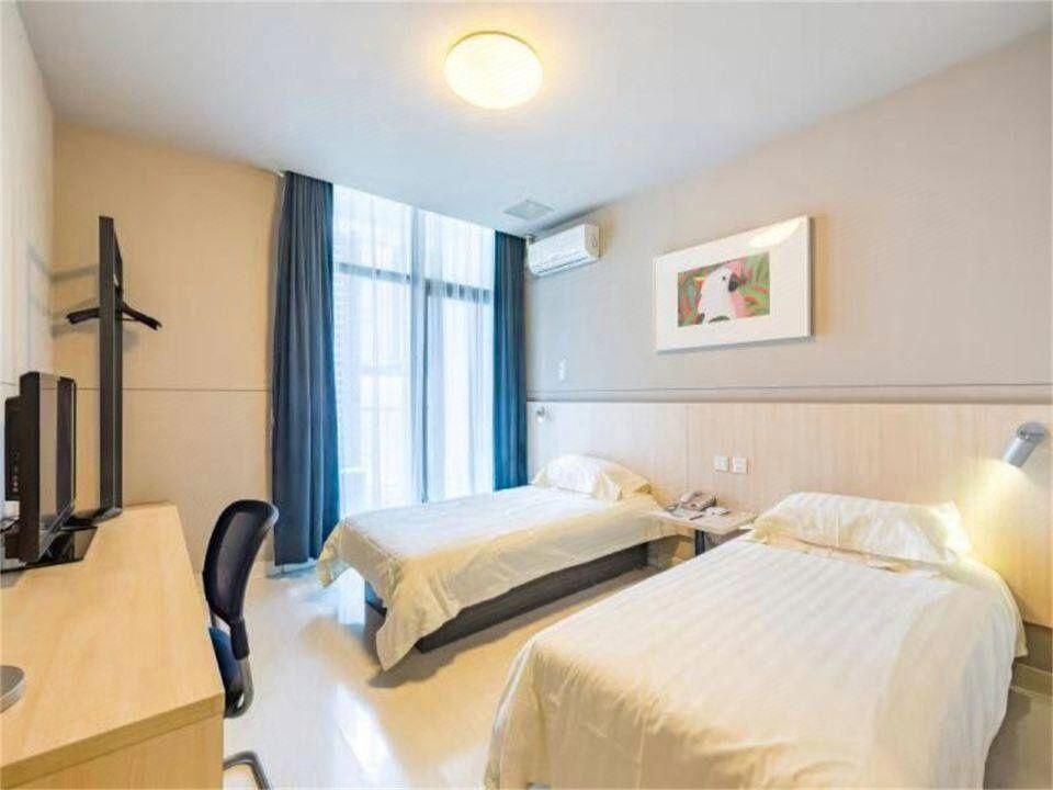 WH - Standard Room A