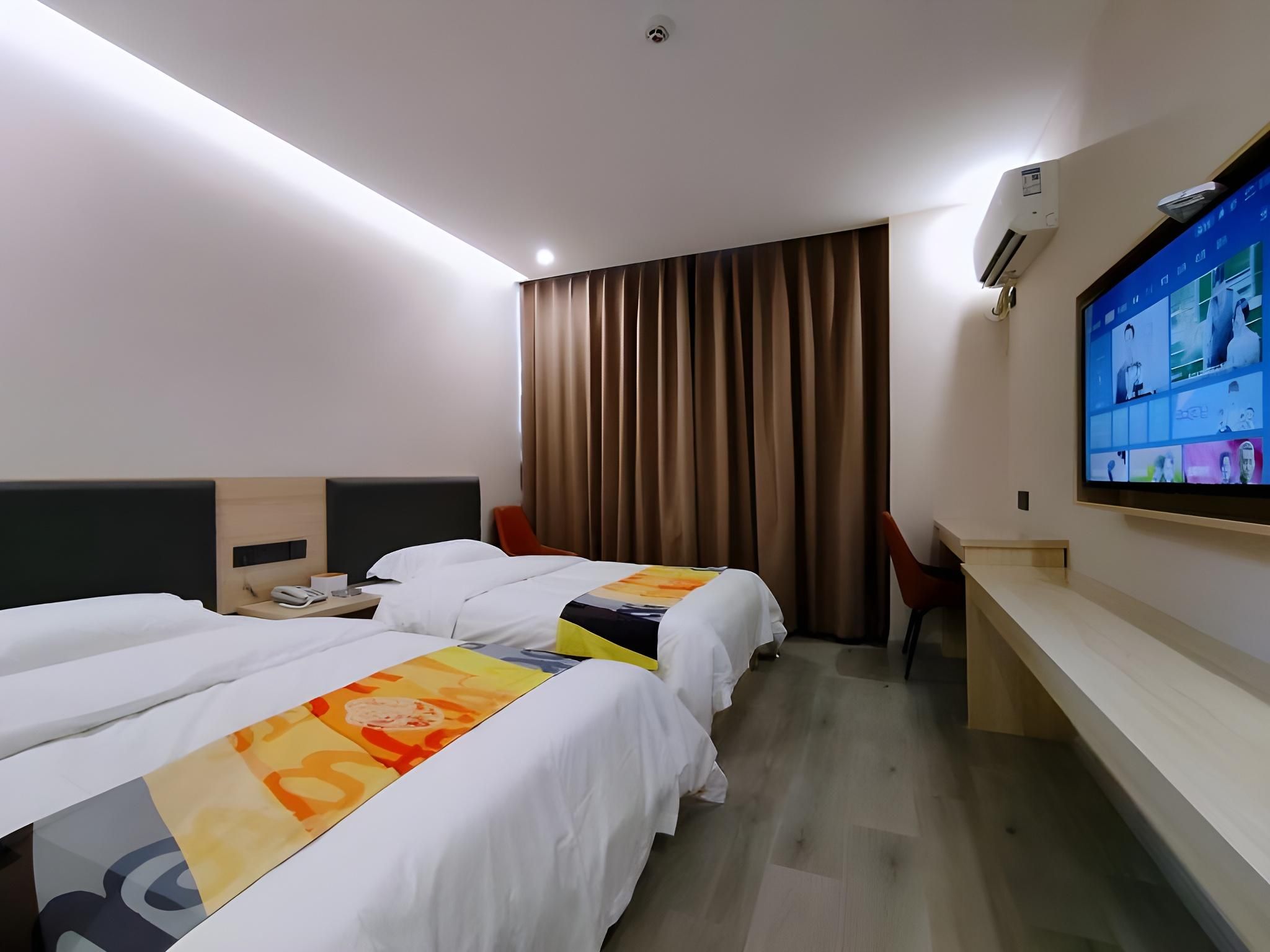 Twin Business Room