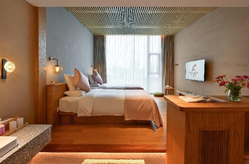 Huazhiyaju Twin Room