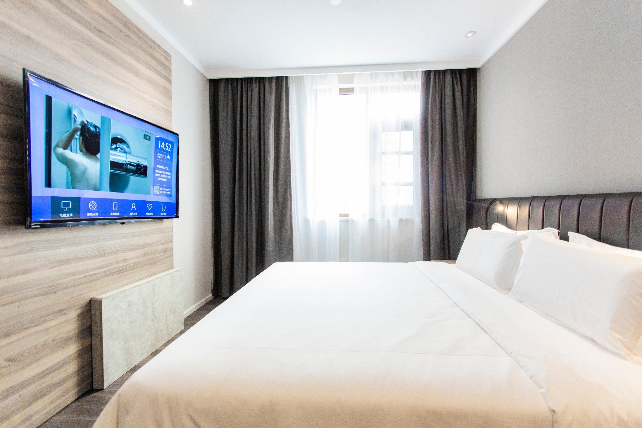 Hotel Queen Room