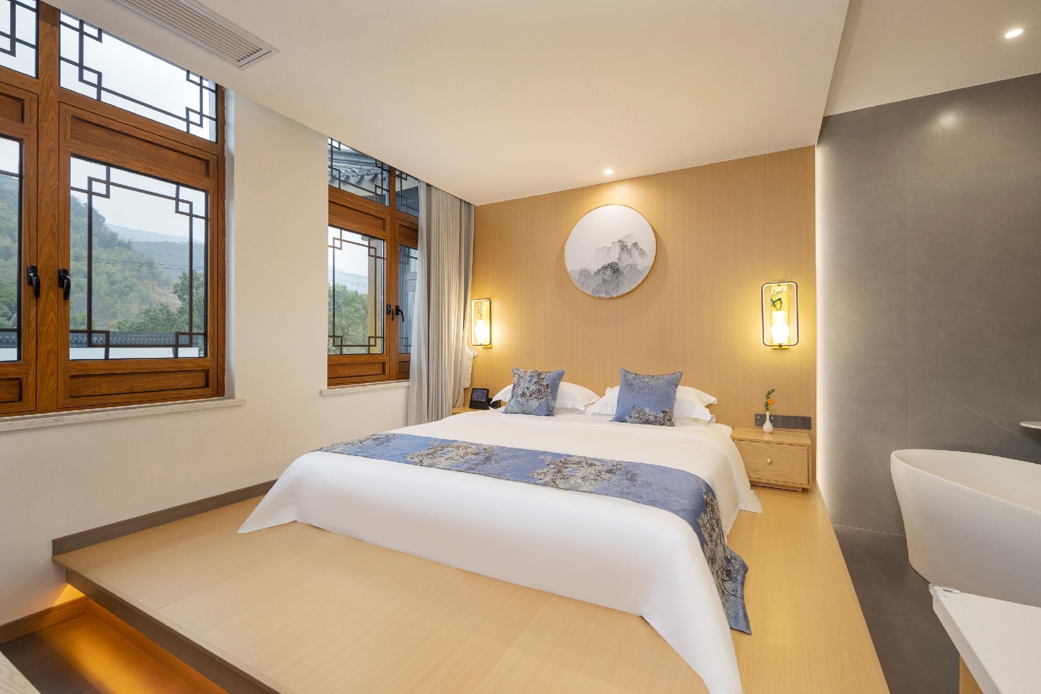 Mountain View Queen Room