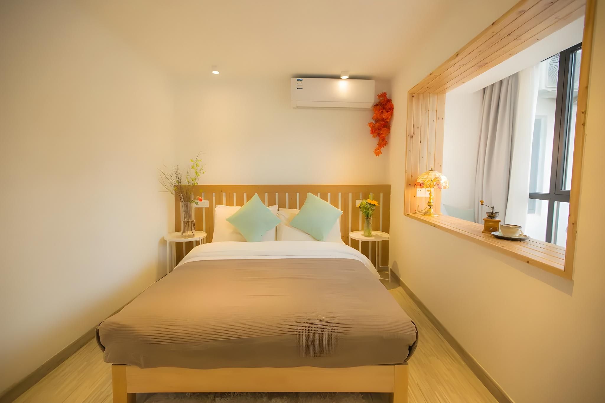 Queen Room with Air Conditioning