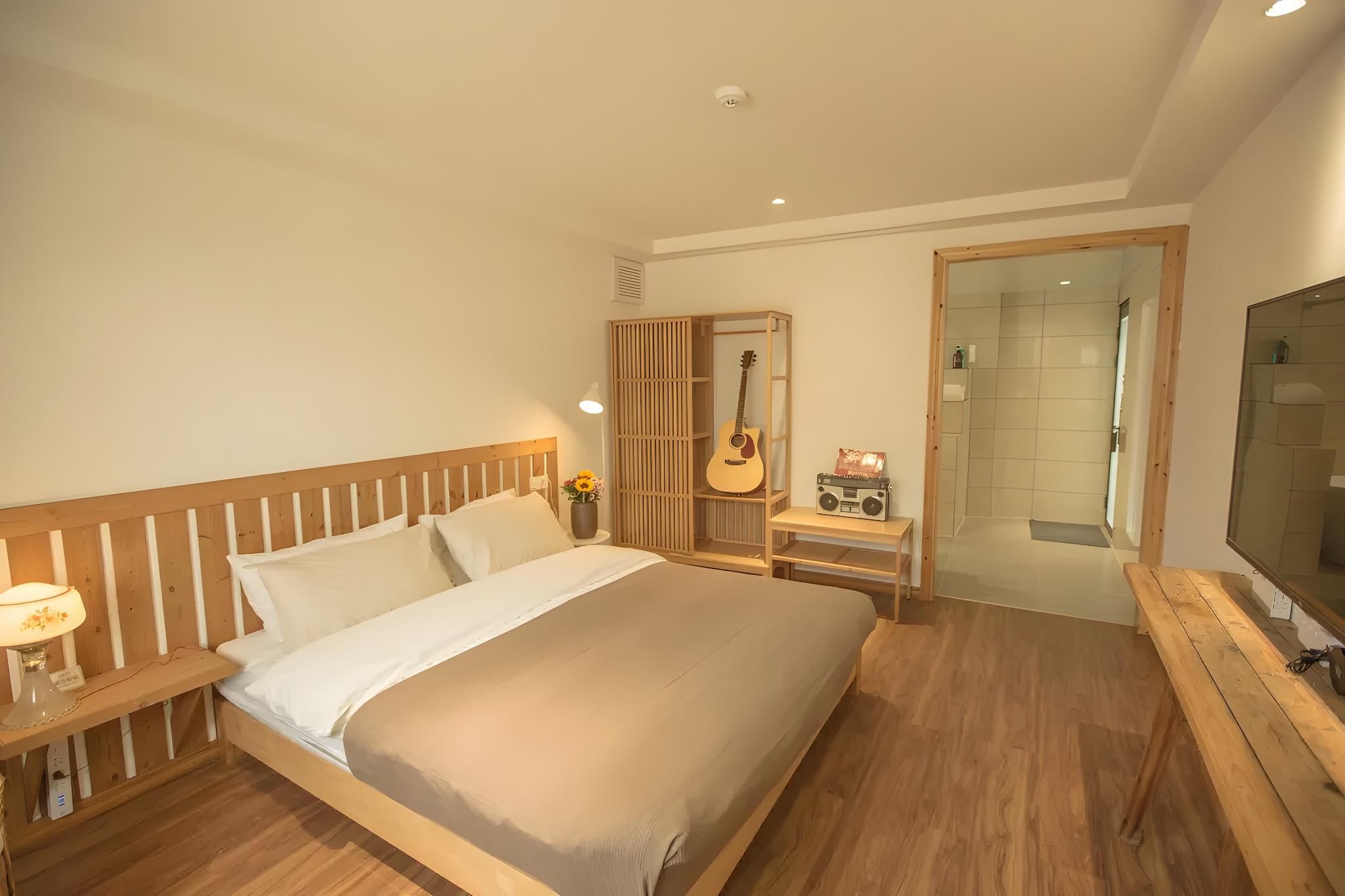 GTR - Guest Room with One 1.8M Bed