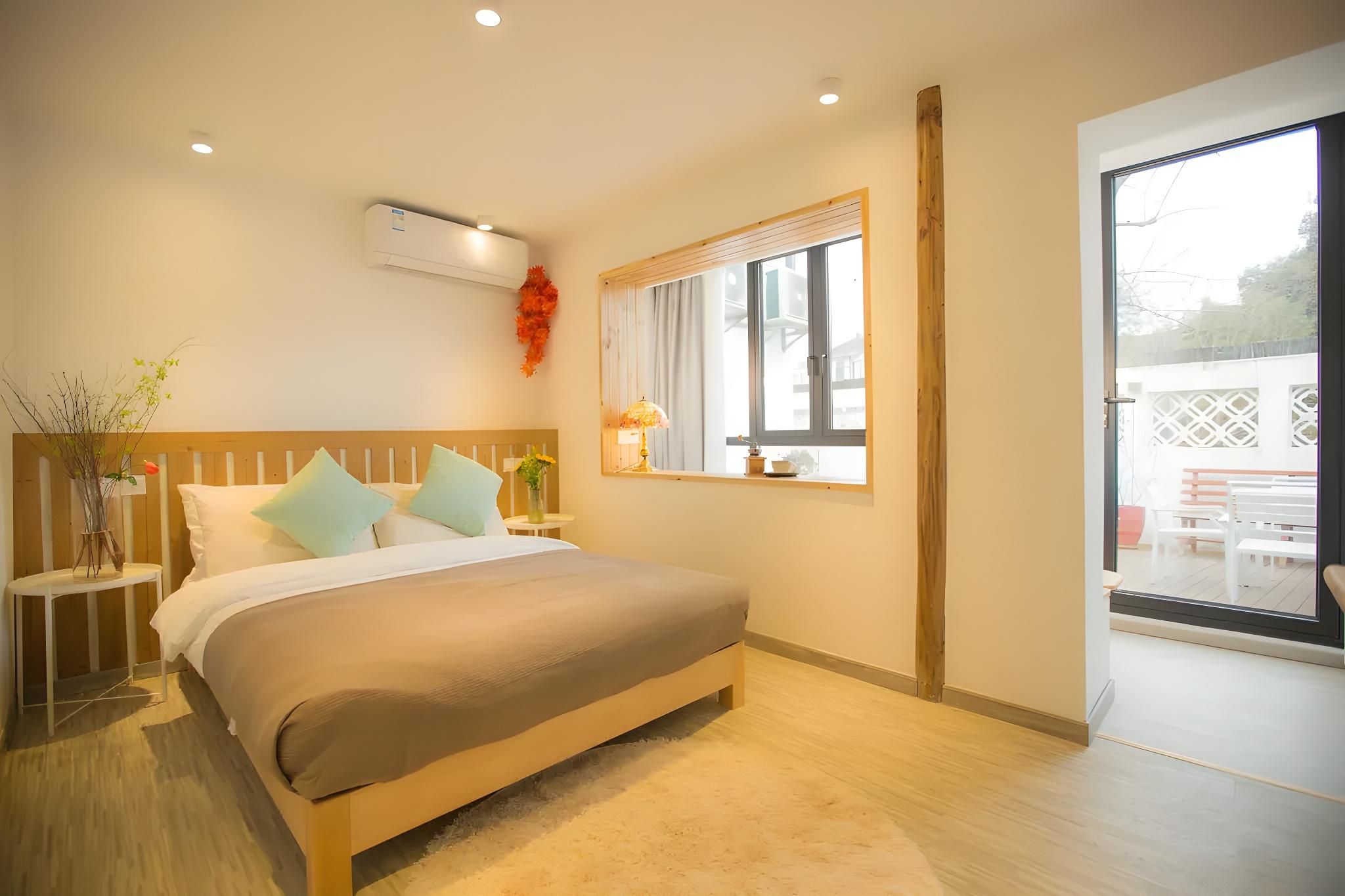 Queen Room with Air Conditioning