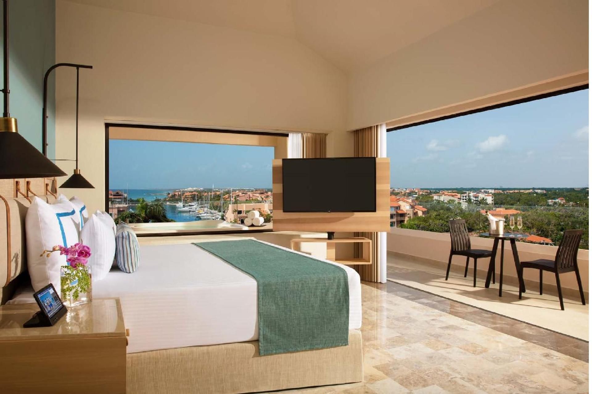 Preferred Club Master Suite Ocean Front With Hot Tub (MSKPO)