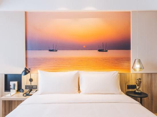 Executive room, Guest room, 1 Queen