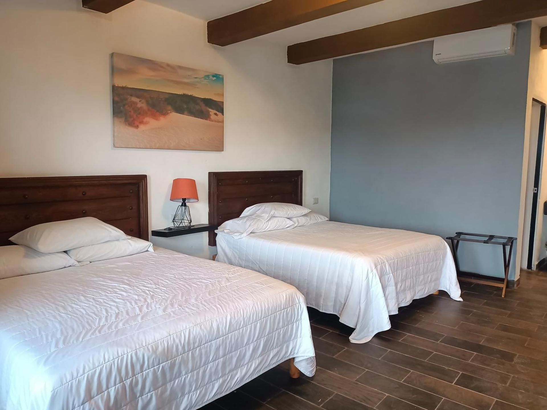 Deluxe Queen Suite