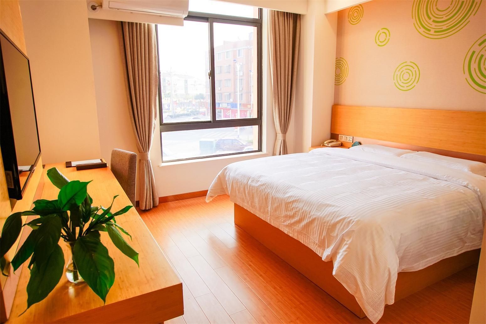 Business Queen Room