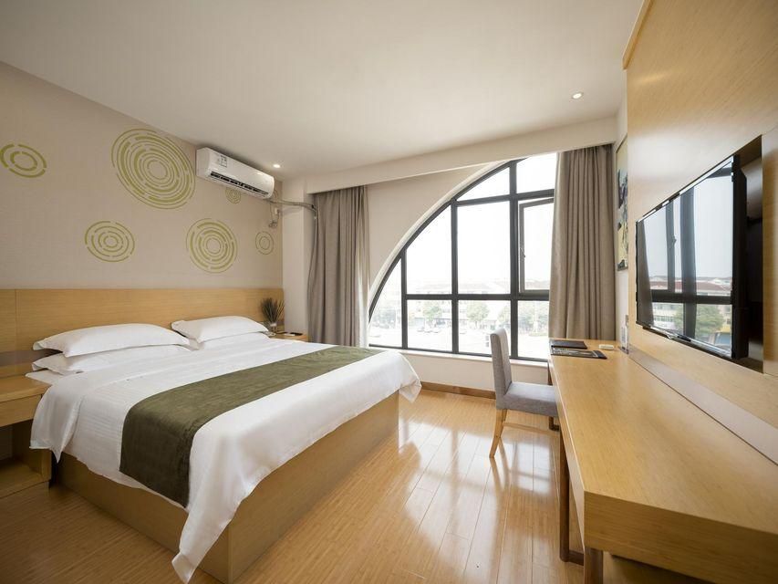 Hotel Queen Room
