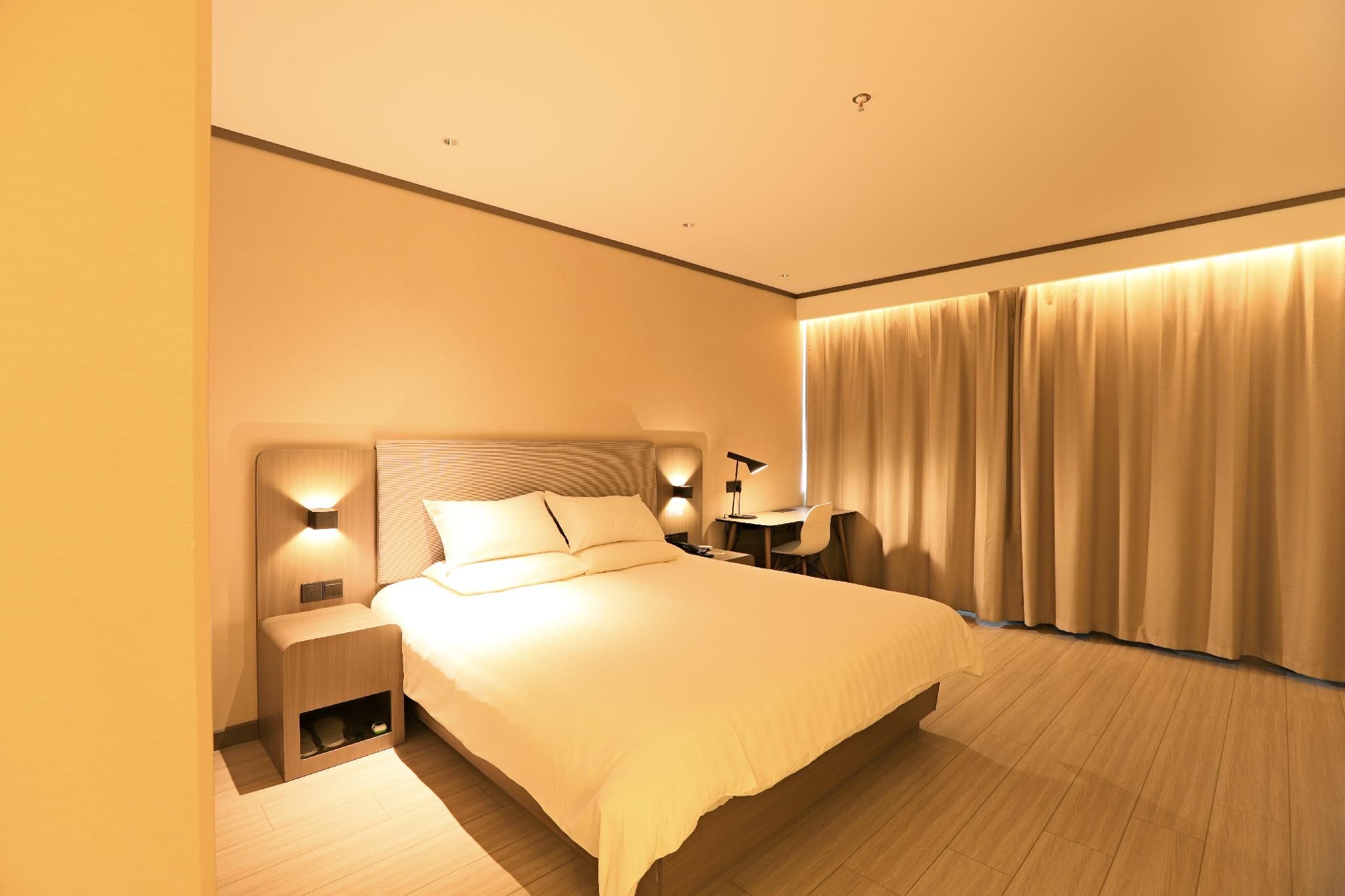 Superior Room Queen