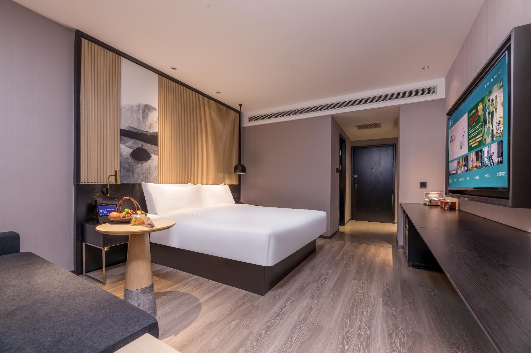 Queen Superior Room