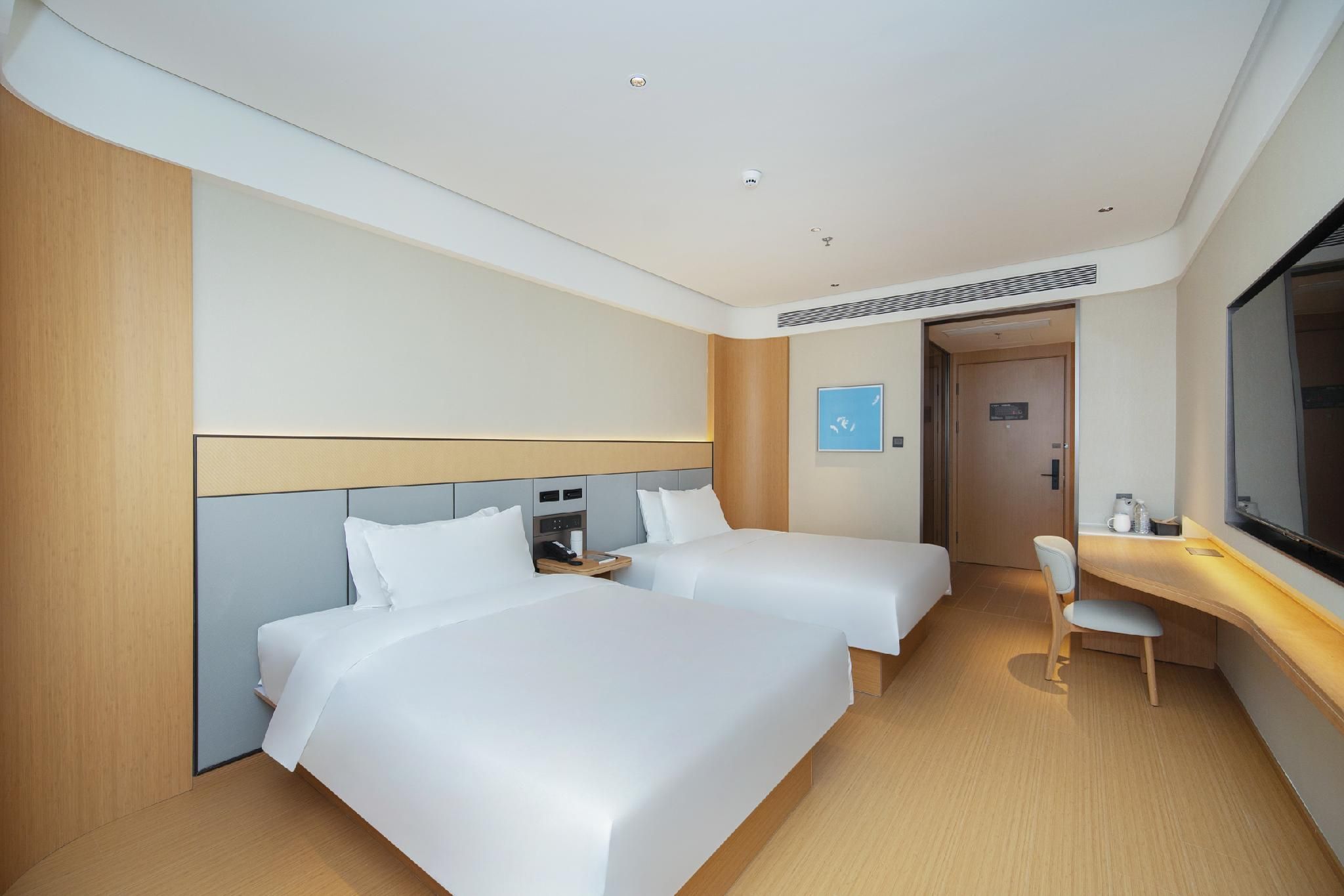 Huazhu - Deluxe Twin Room